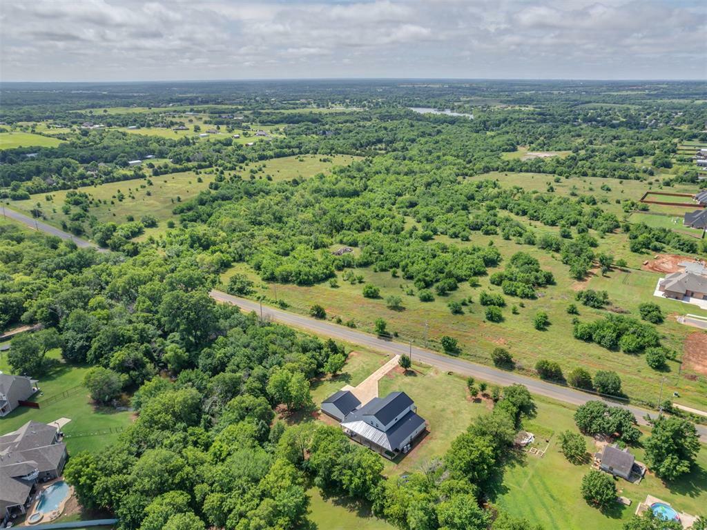 Property Photo: 4901 SE 34th Street OK 73165