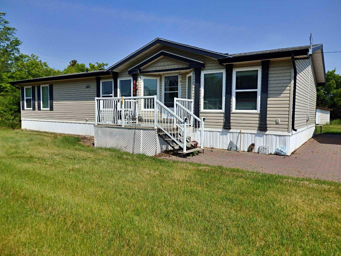 Property Photo: 4604 52 Avenue AB T0B 2W0