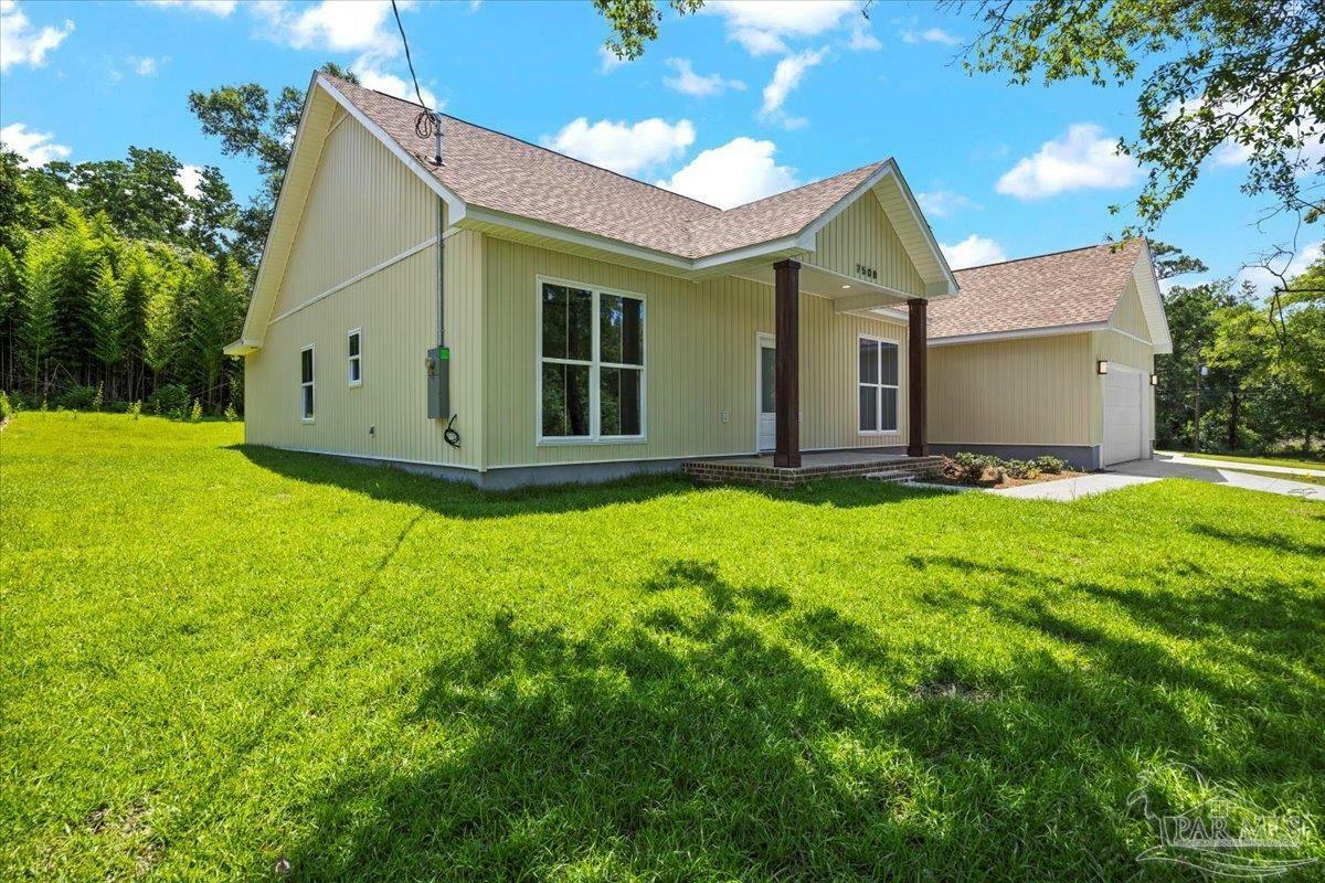Property Photo: 7508 Beulah School Rd FL 32526