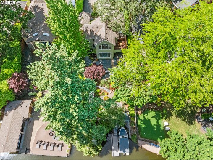 Property Photo:  17367 Canal Cir  OR 97035 