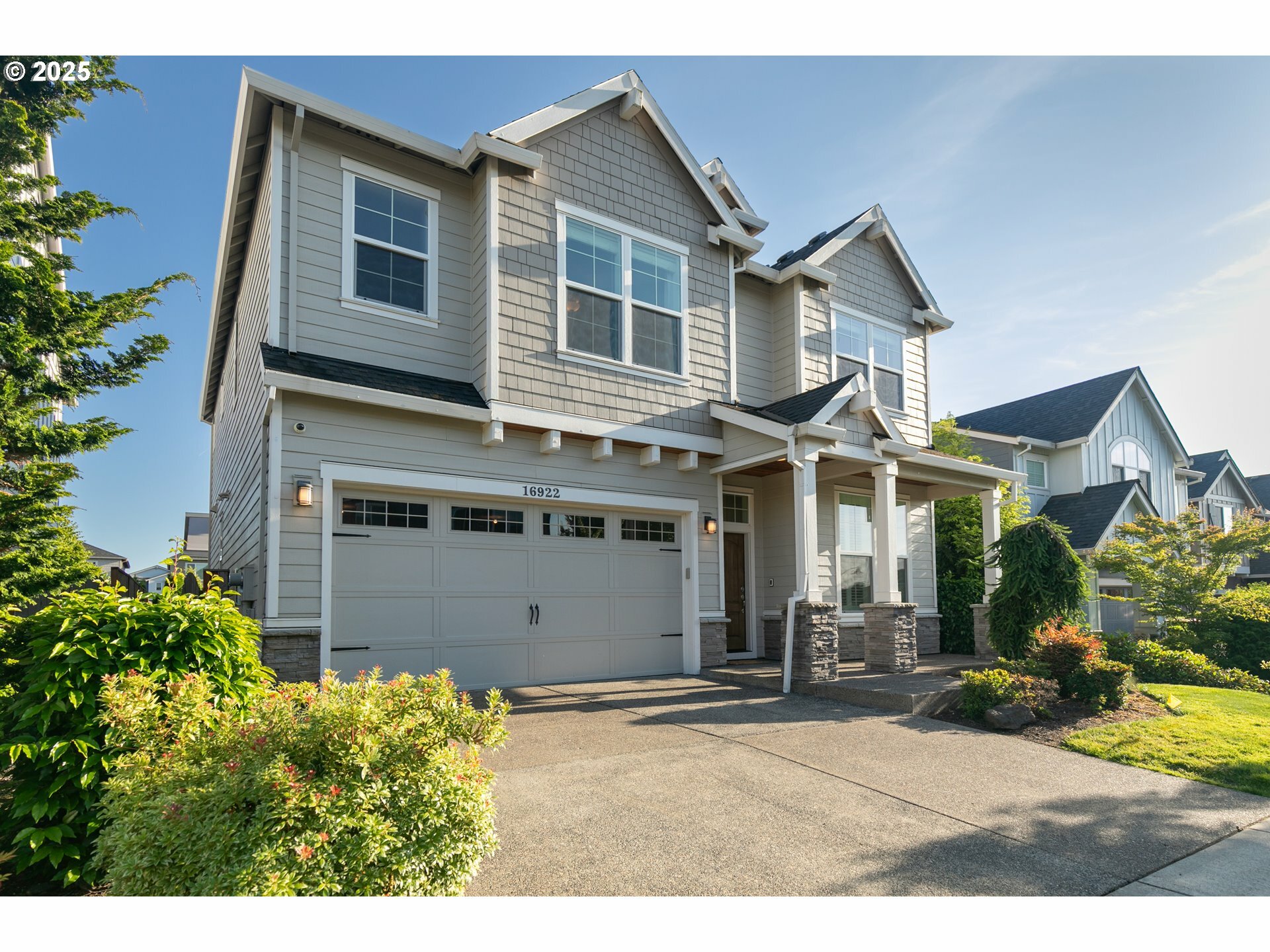 Property Photo: 16922 NW Madrone St OR 97229