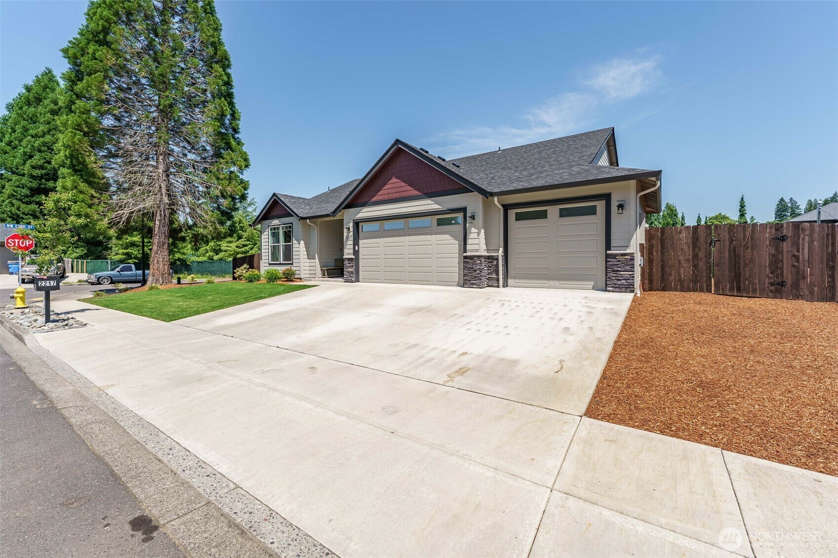 Property Photo:  2217 NW 2nd Ave  WA 98604 