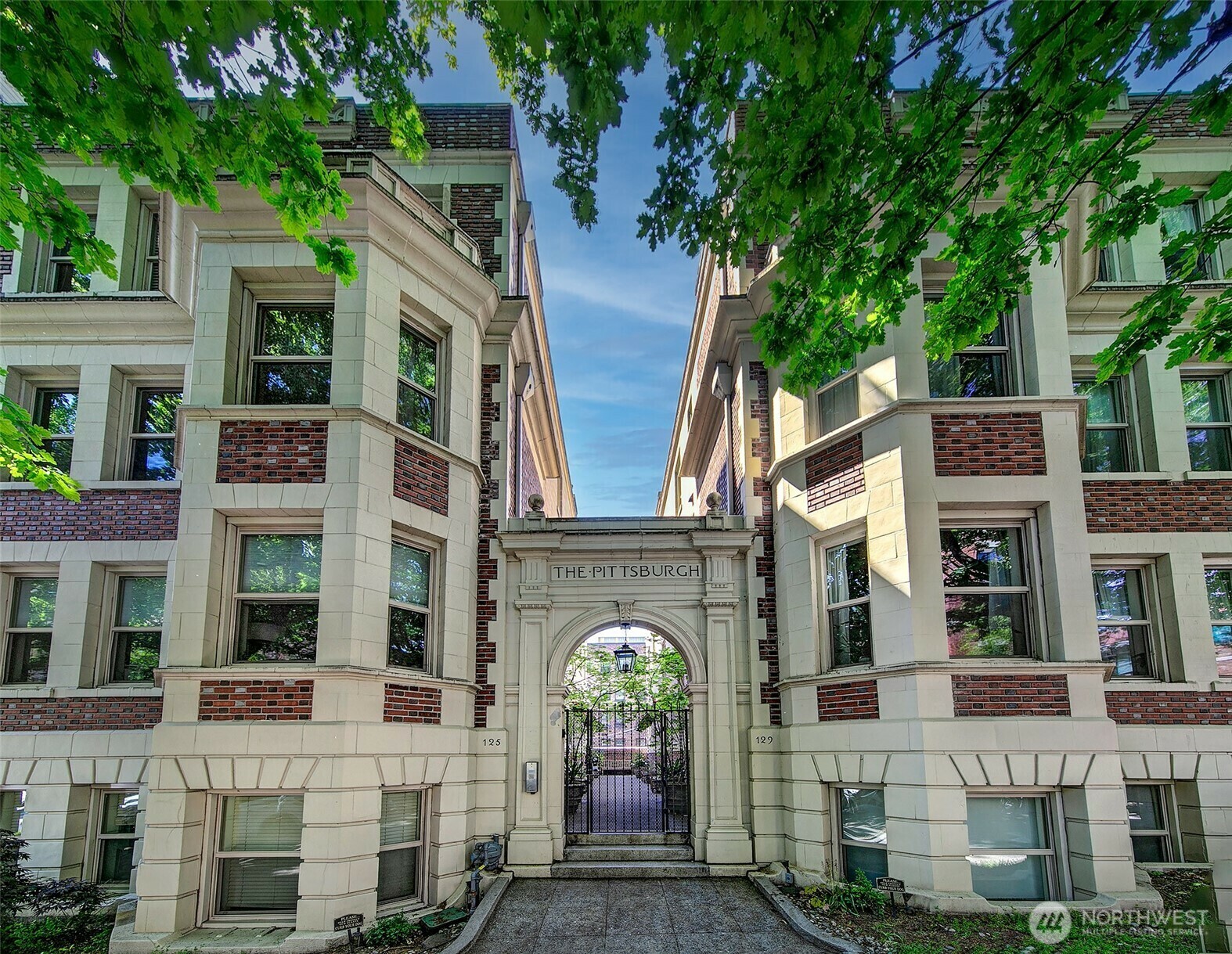 Property Photo: 125 Warren Avenue N J WA 98109