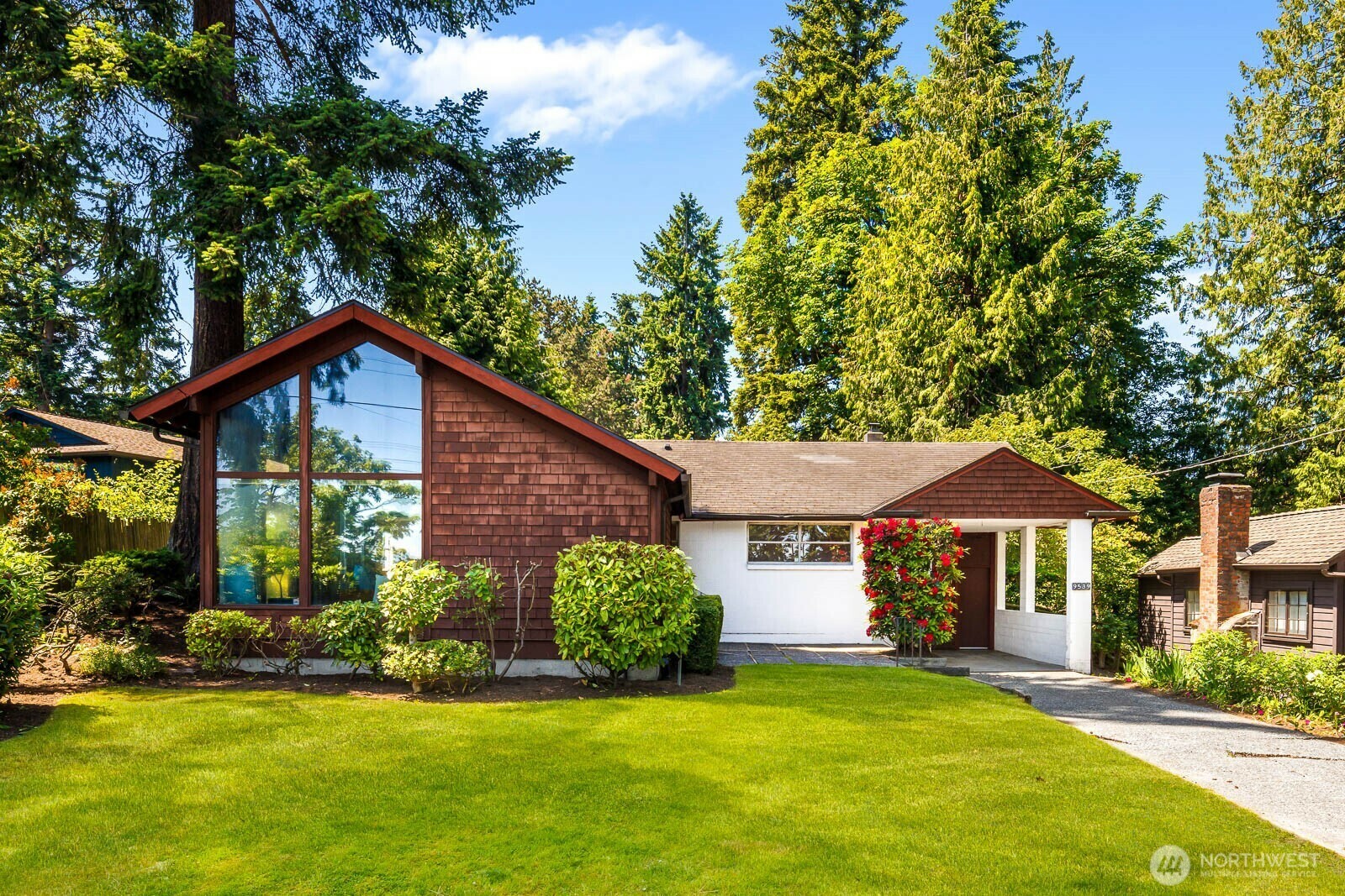 9539  Lake Shore Blvd  NE  Seattle WA 98115 photo