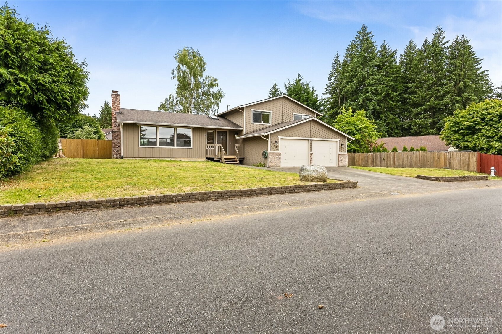 Property Photo: 13319 SE 248th Place WA 98042