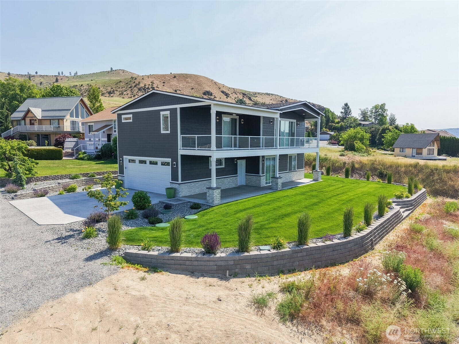 Property Photo: 200 Pinnacle Place WA 98816