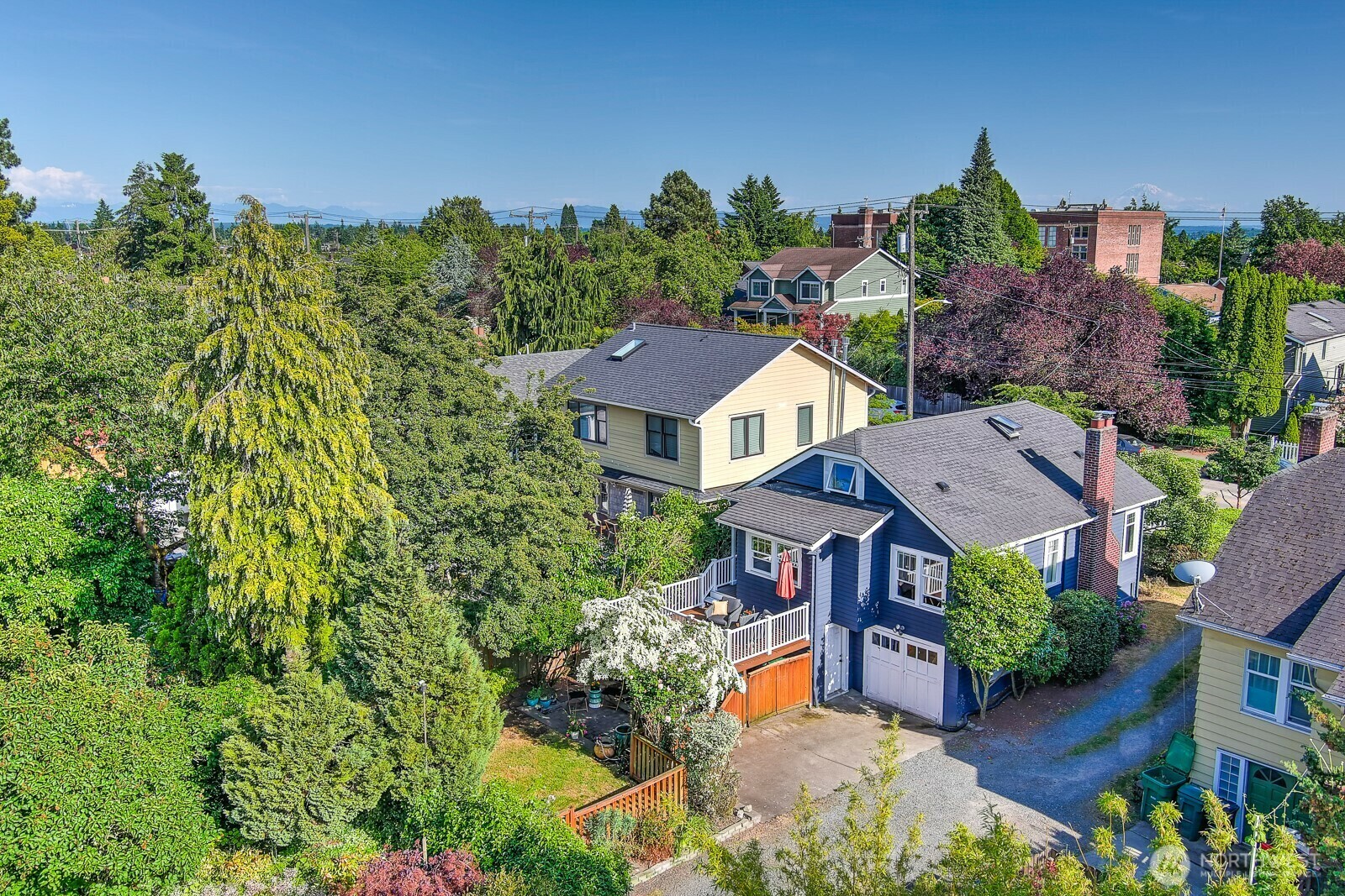 Property Photo: 814 NE 80th Street WA 98115