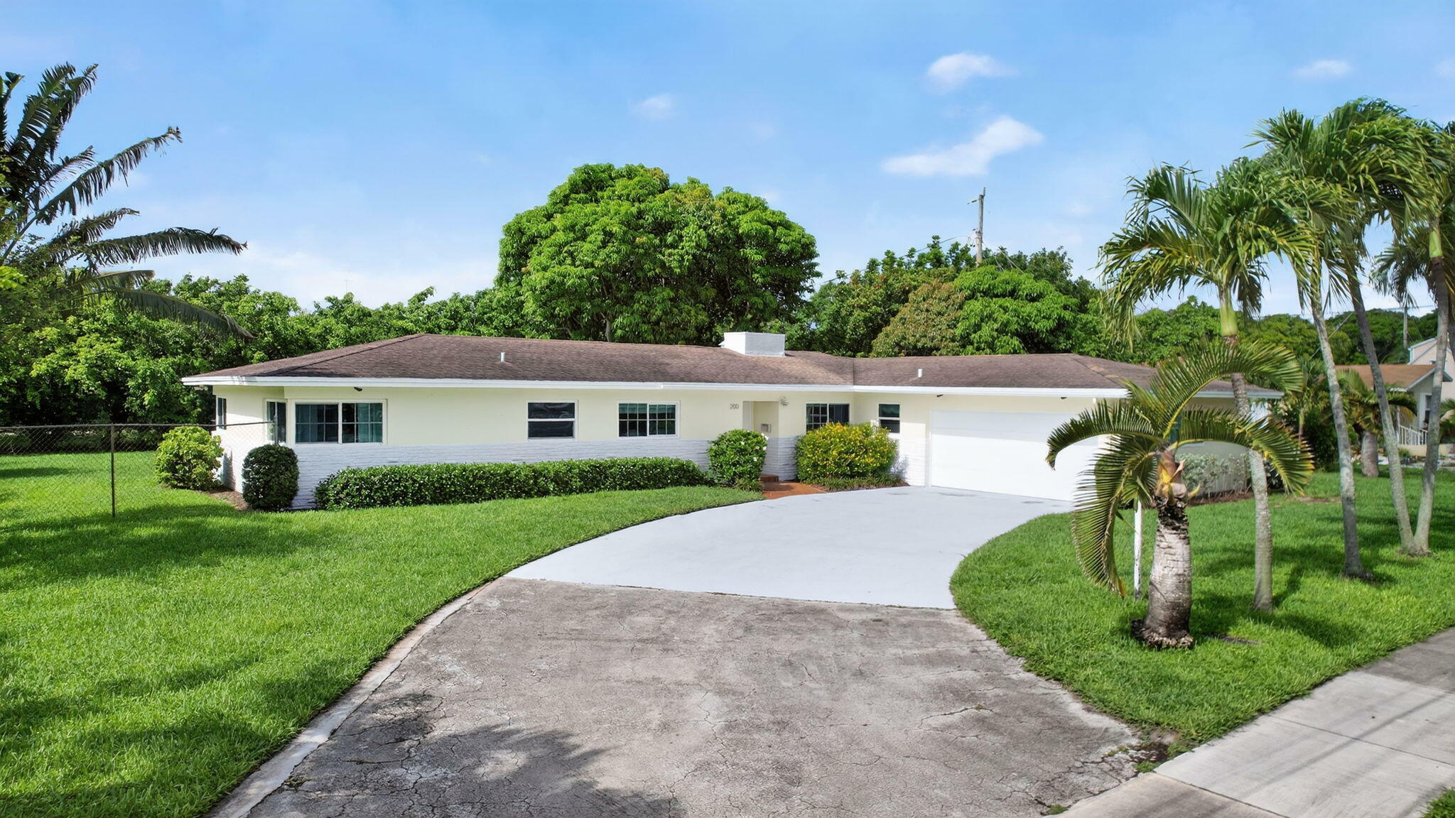 Property Photo: 200 NW 2nd Street FL 33444