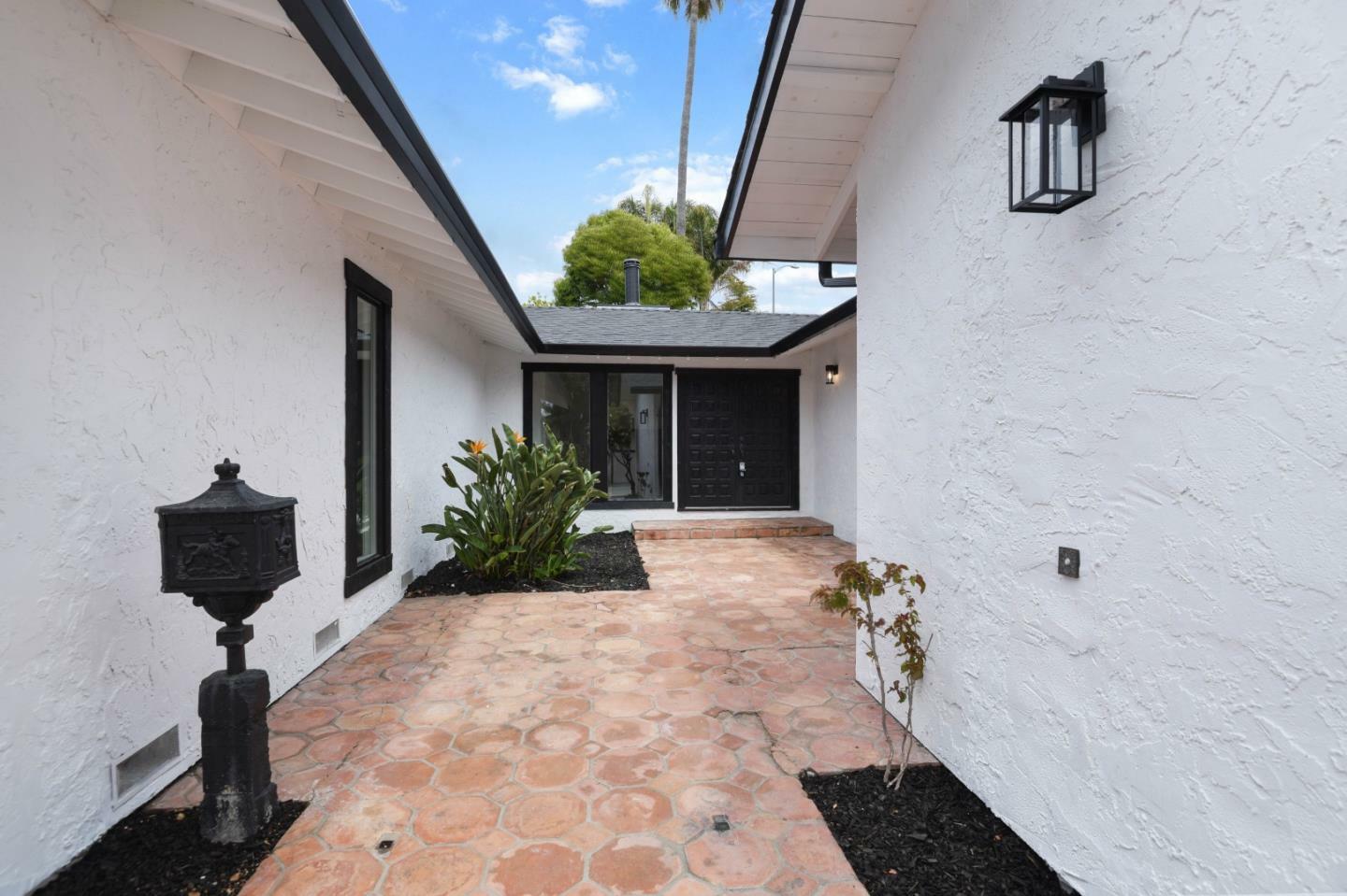 Property Photo: 16 Melwood Court CA 95076