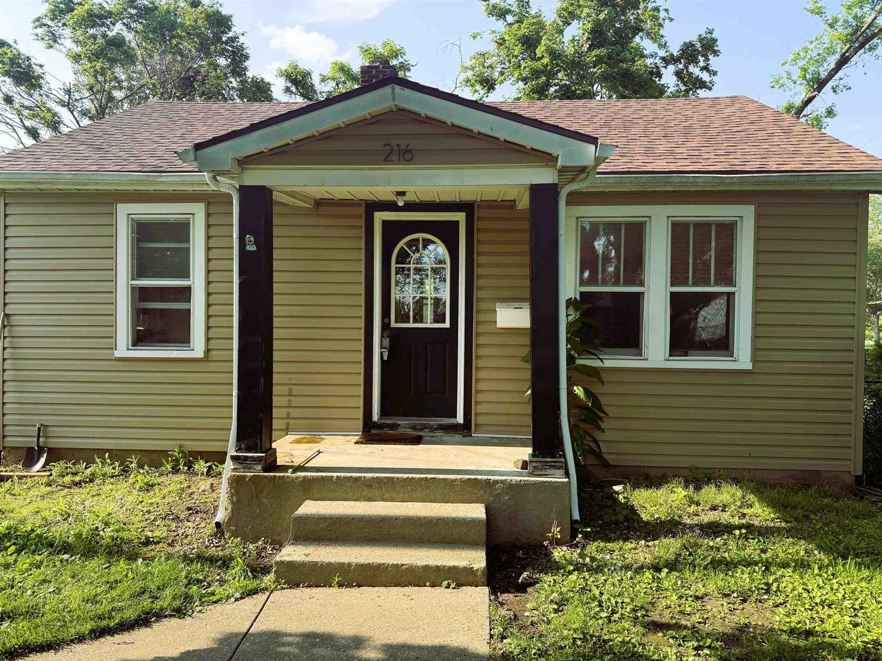 Property Photo:  216 Kellogg Avenue  WI 53546 