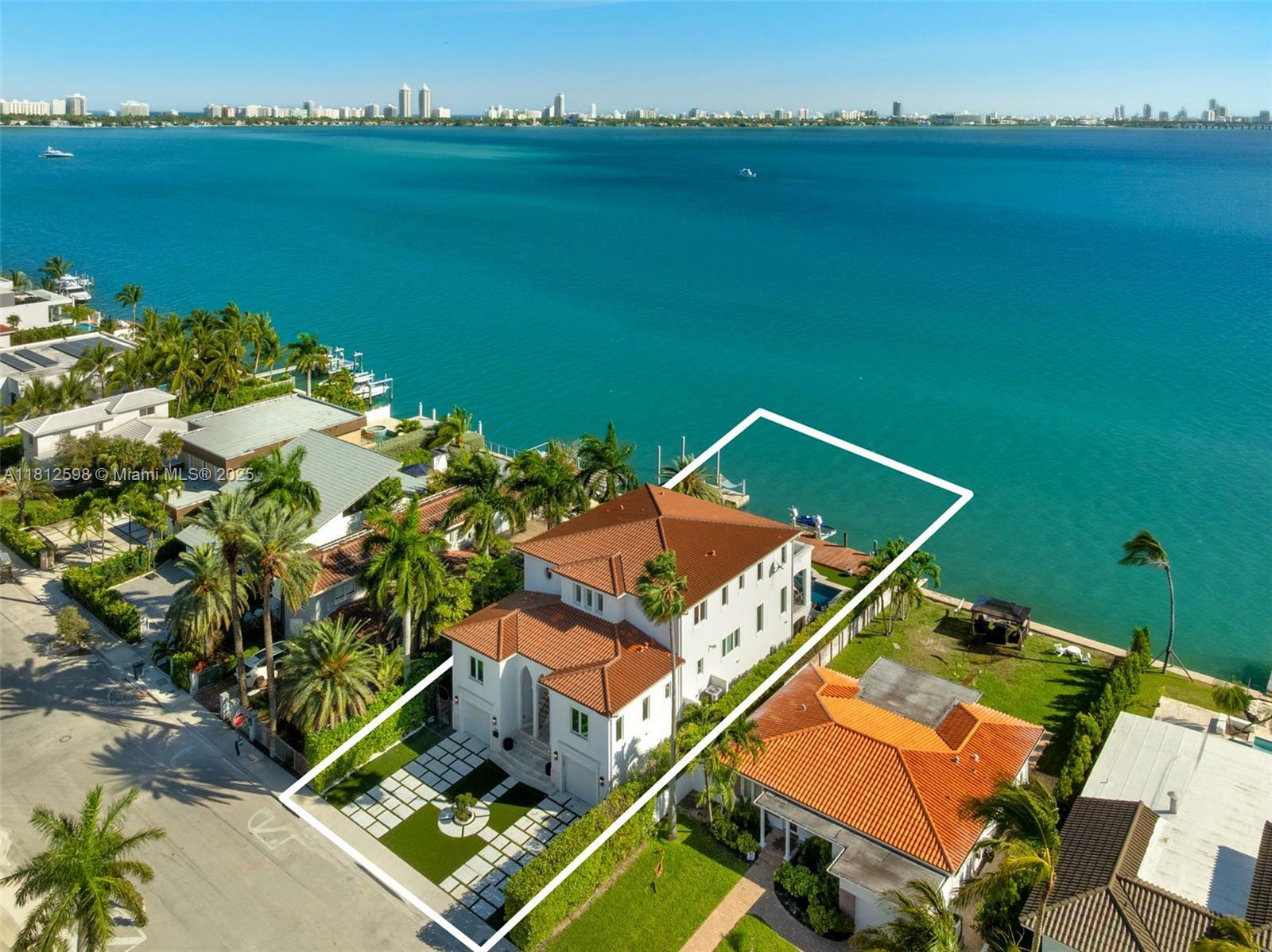 Property Photo: 1460 S Treasure Dr FL 33141