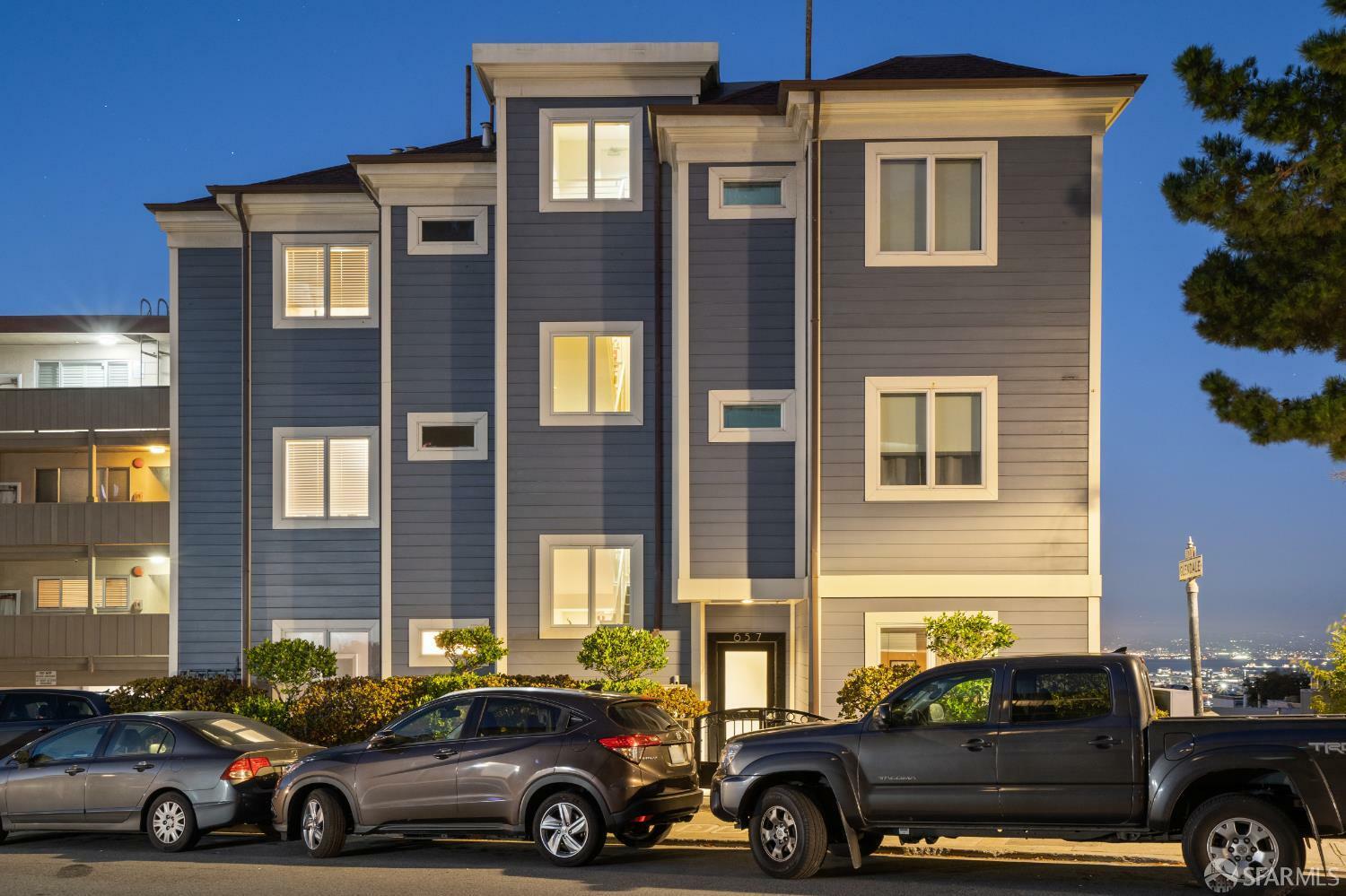 Property Photo: 657 Corbett Avenue 2 CA 94114