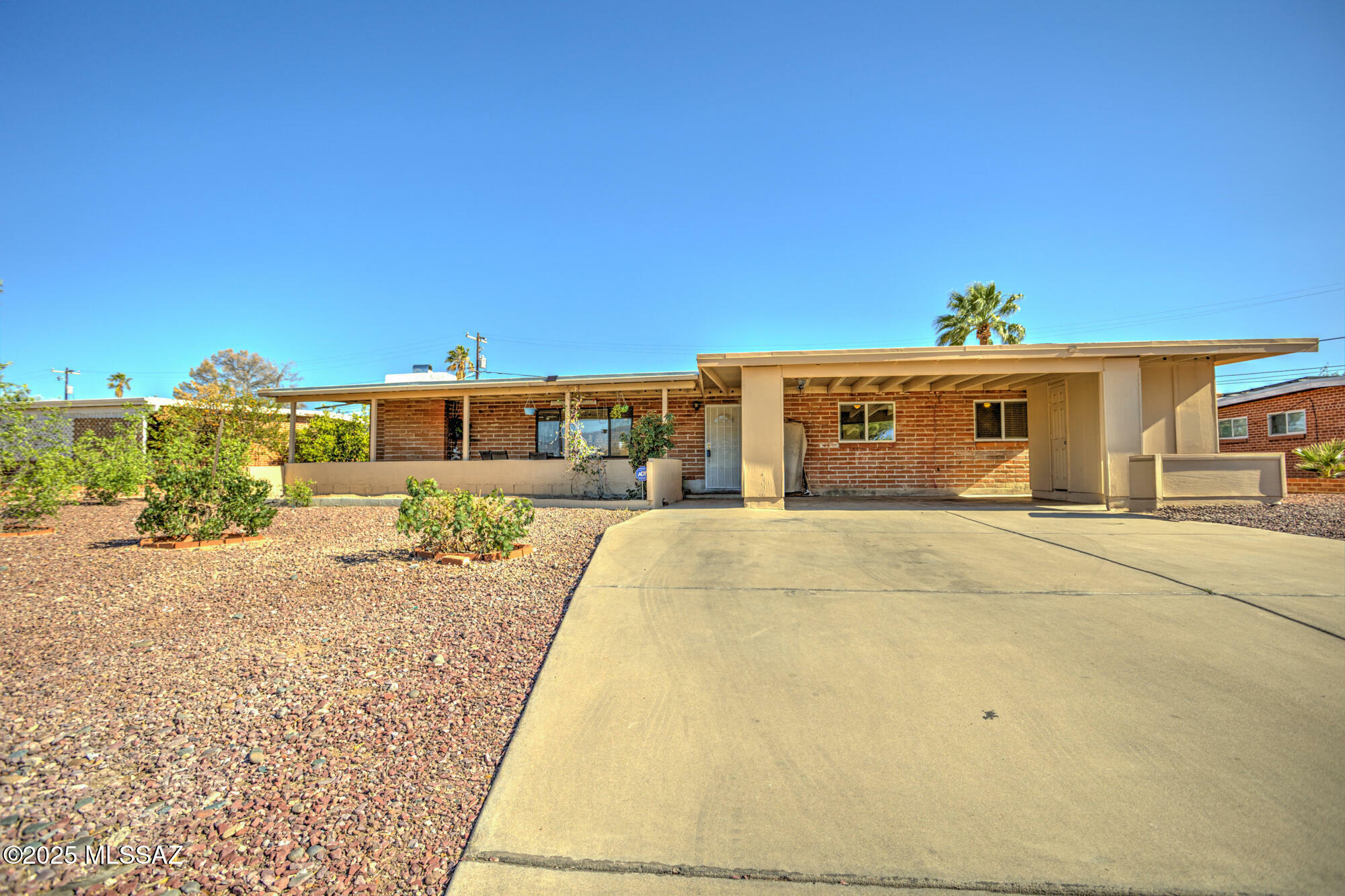 Property Photo: 7010 E Calle Betelgeux AZ 85710