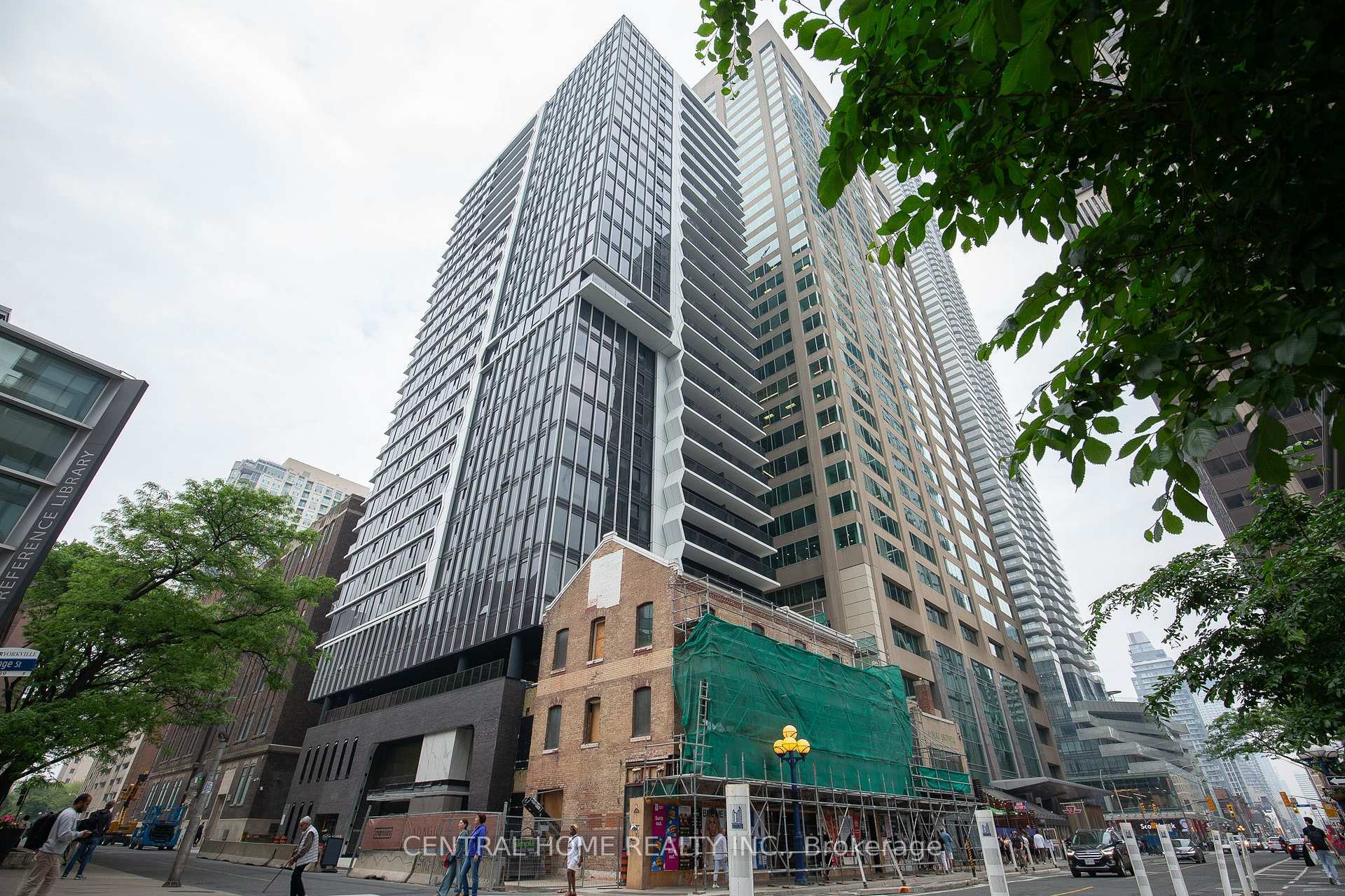 Property Photo:  771 Yonge Street 805  ON M4W 0B8 