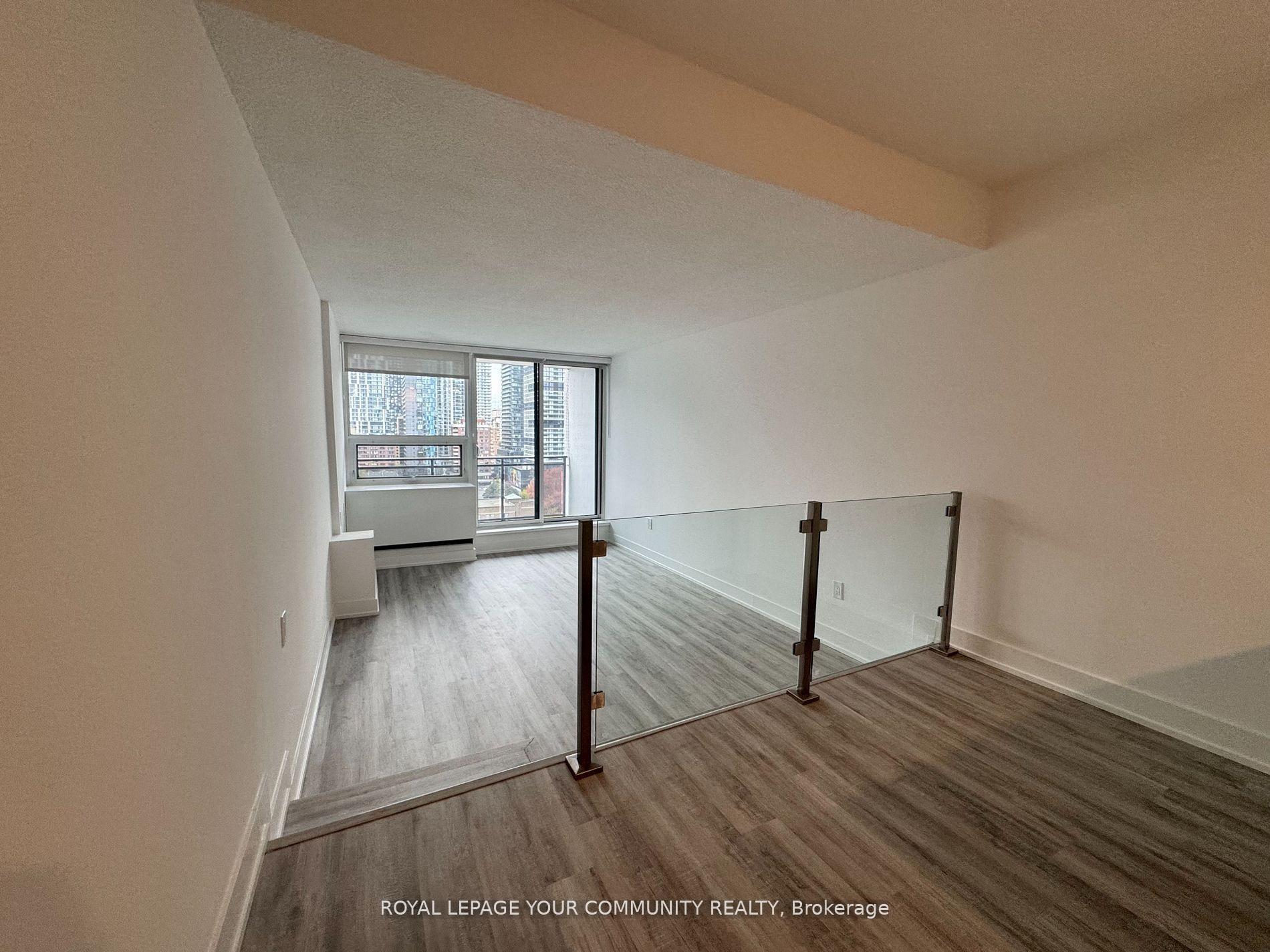 Property Photo: 191 Sherbourne Street 1707 ON M5A 3X1