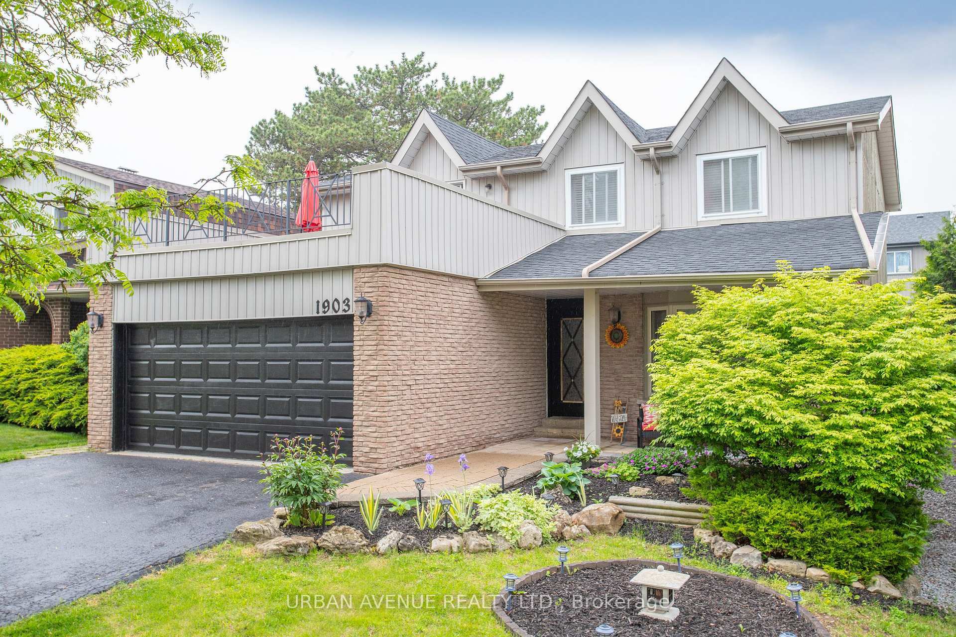 Property Photo: 1903 New Street ON L1V 3J8