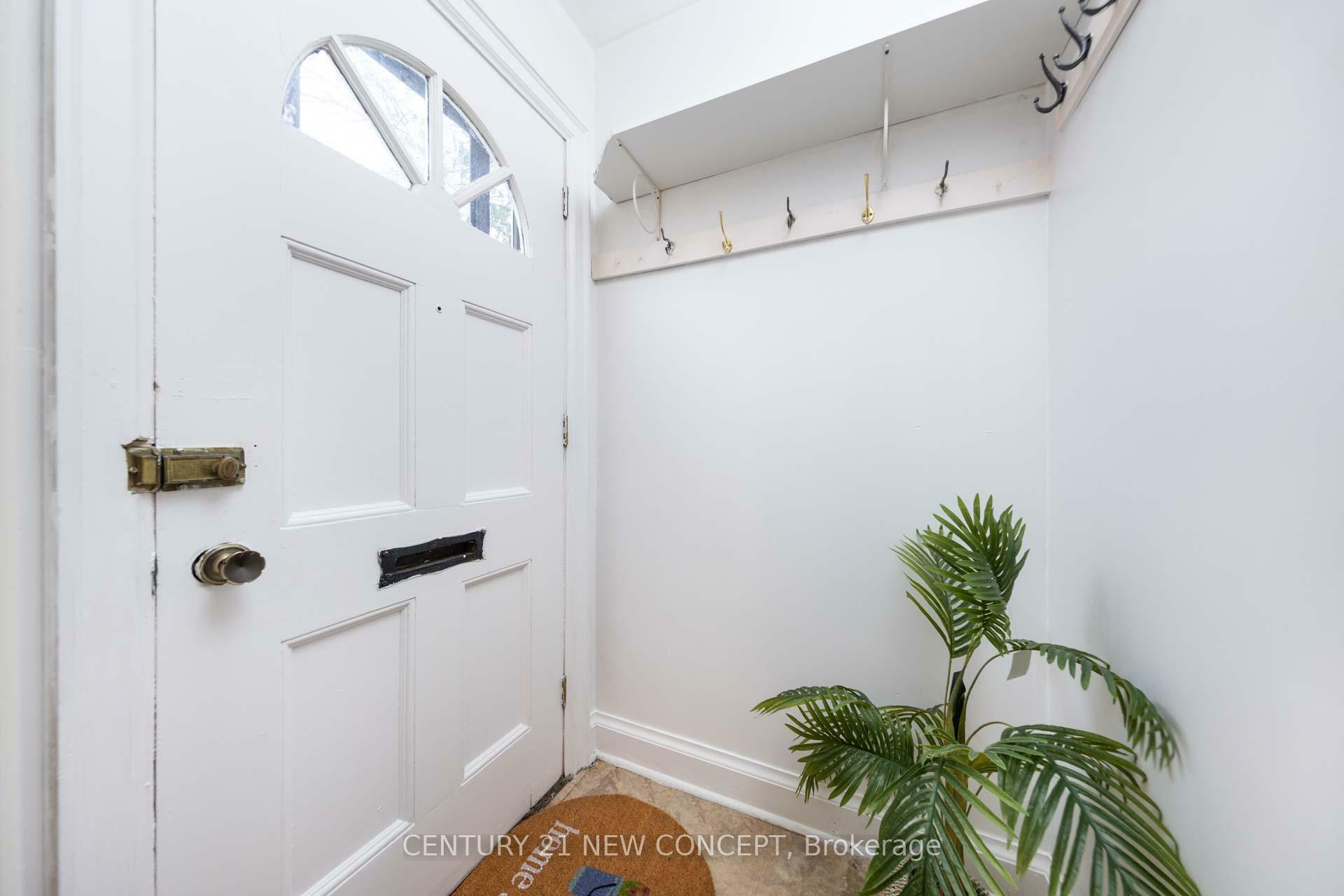 Photo de la propriété: 25 Northcliffe Avenue ON L9H 7B3