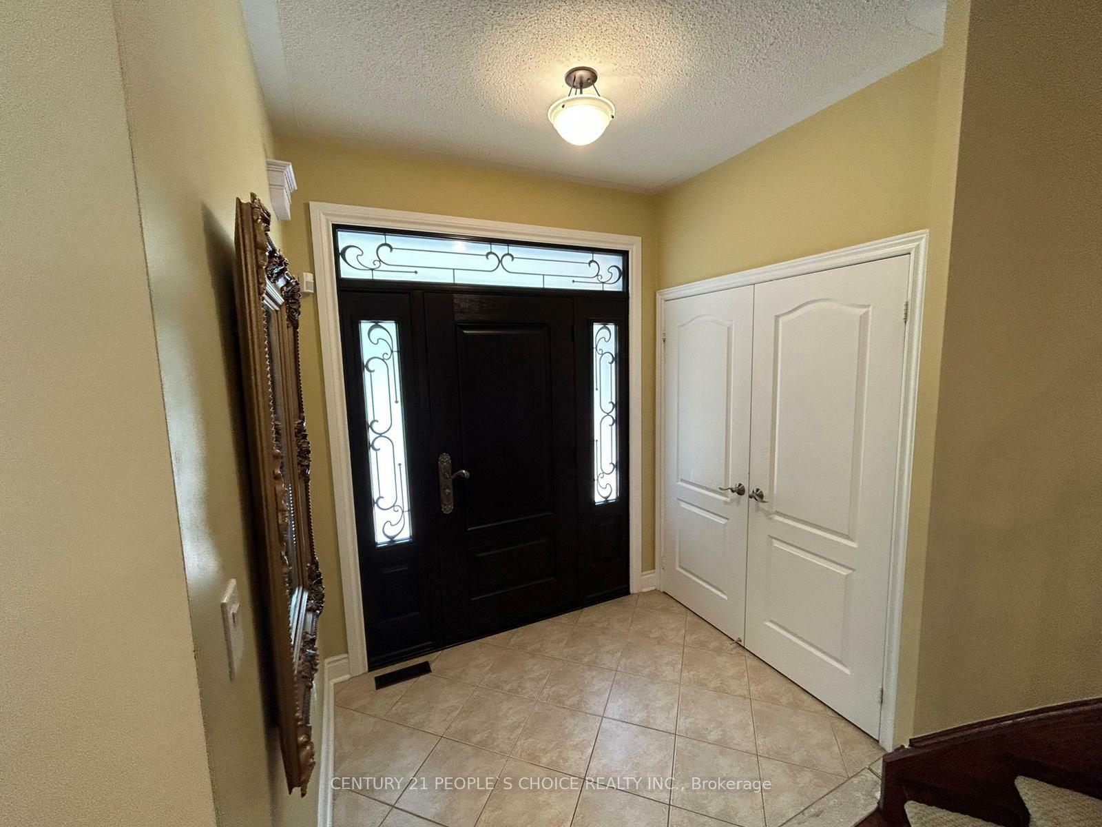 Photo de la propriété: 128 Mount Royal Circle ON L6P 1W4