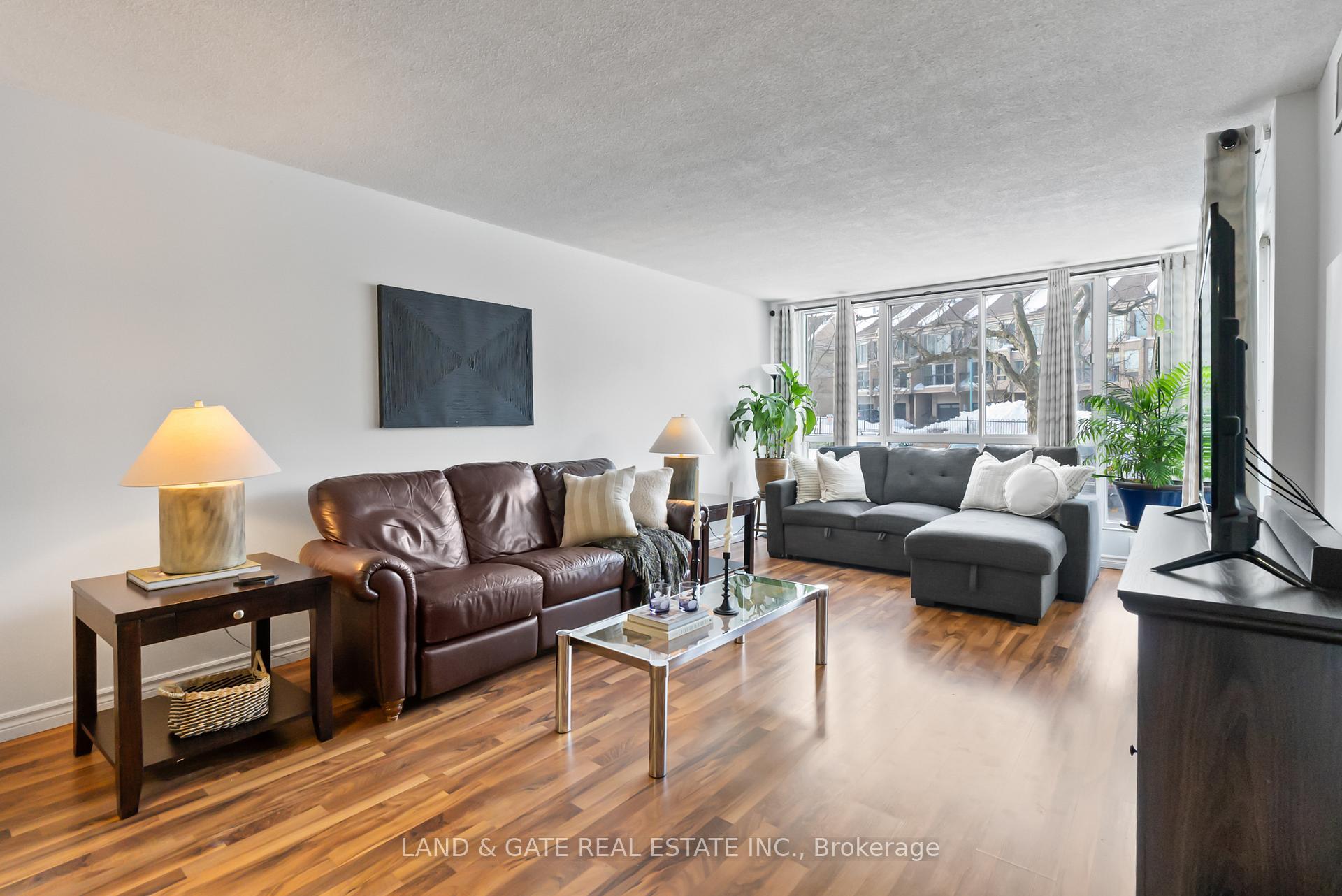 Property Photo: 25 Cumberland Lane 112 ON L1S 7K1