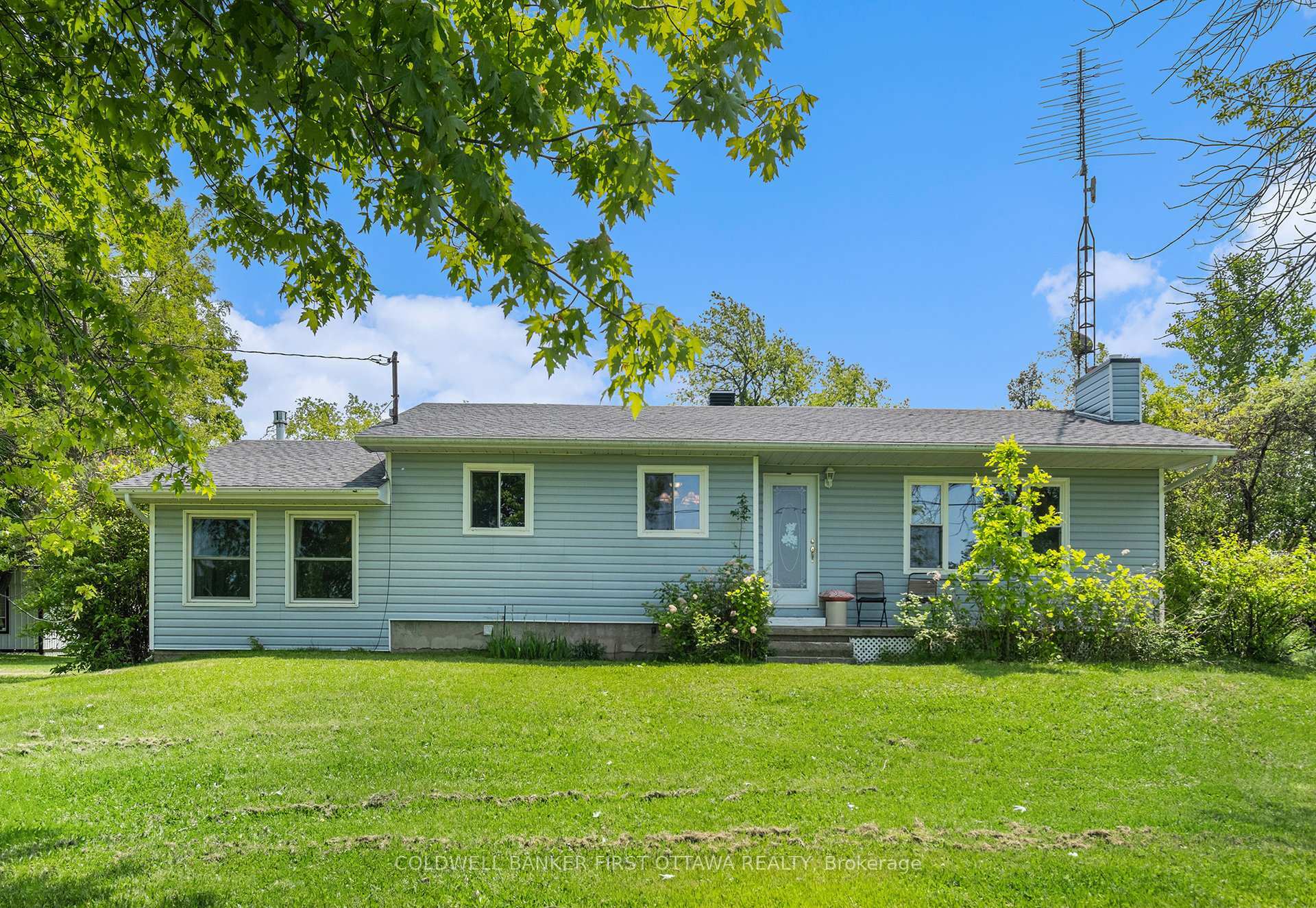 Photo de la propriété:  2185 Tennyson Road  ON K7H 3C8 