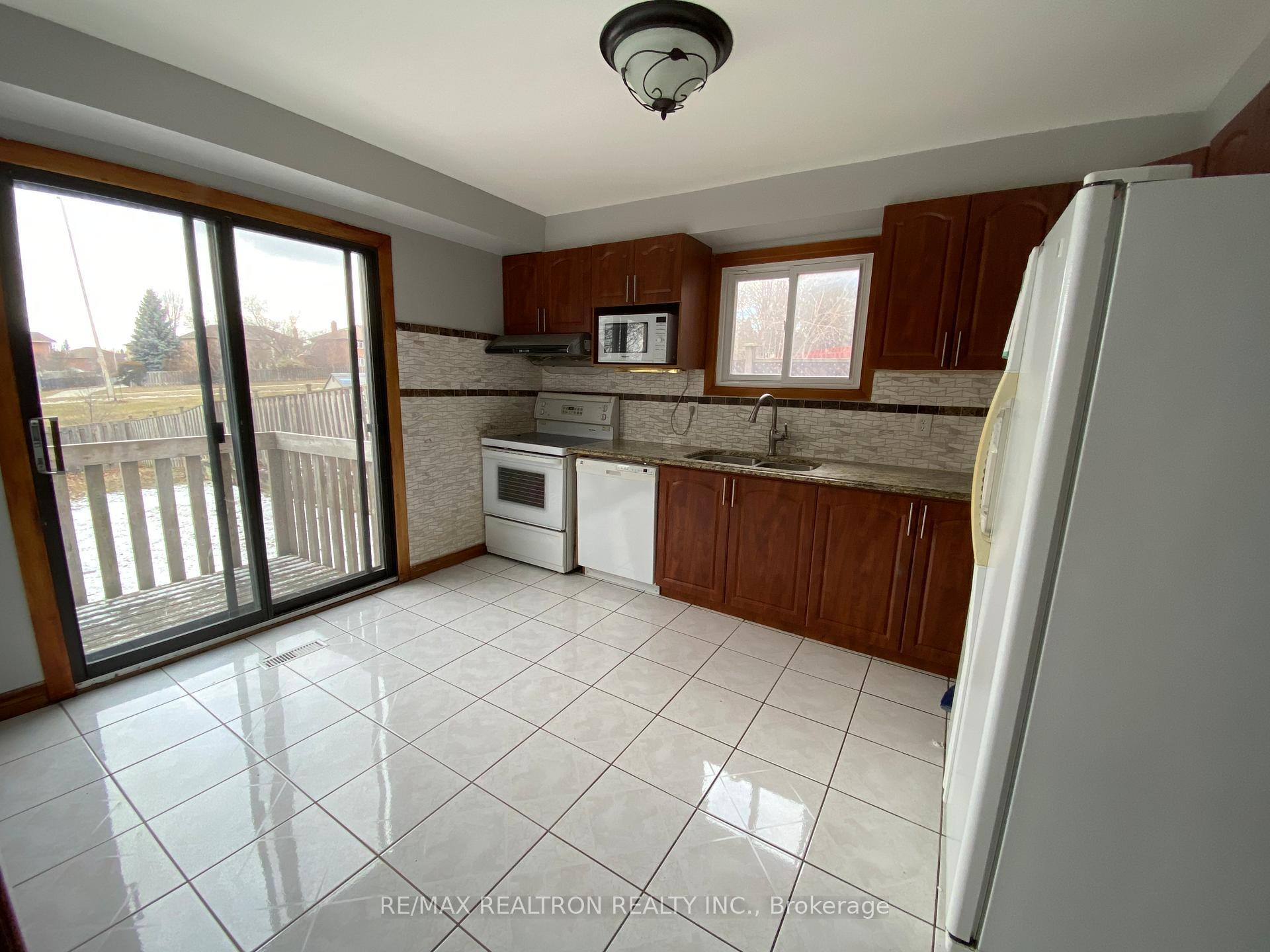 Property Photo: 203 Glen Hill Drive ON L1N 7J5