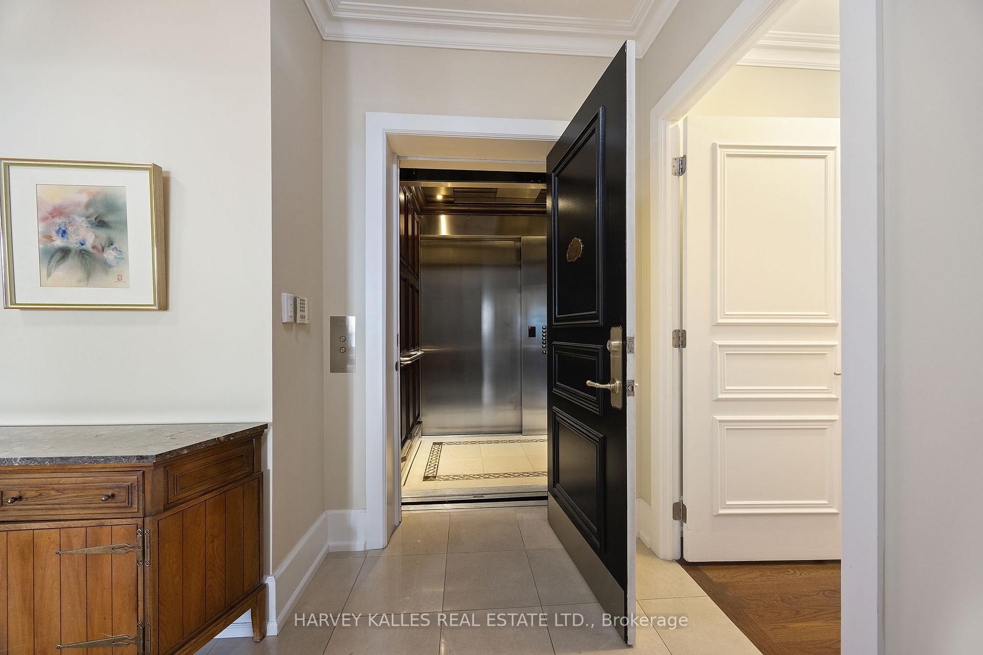 Property Photo: 660 Sheppard Avenue E 1602B ON M2K 3E5