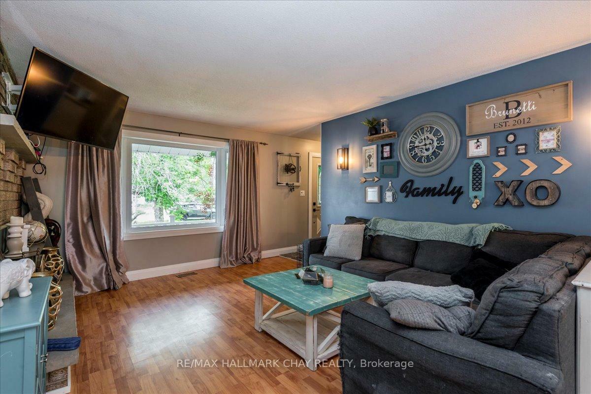Property Photo:  4049 Bayview Avenue  ON L3V 6H7 