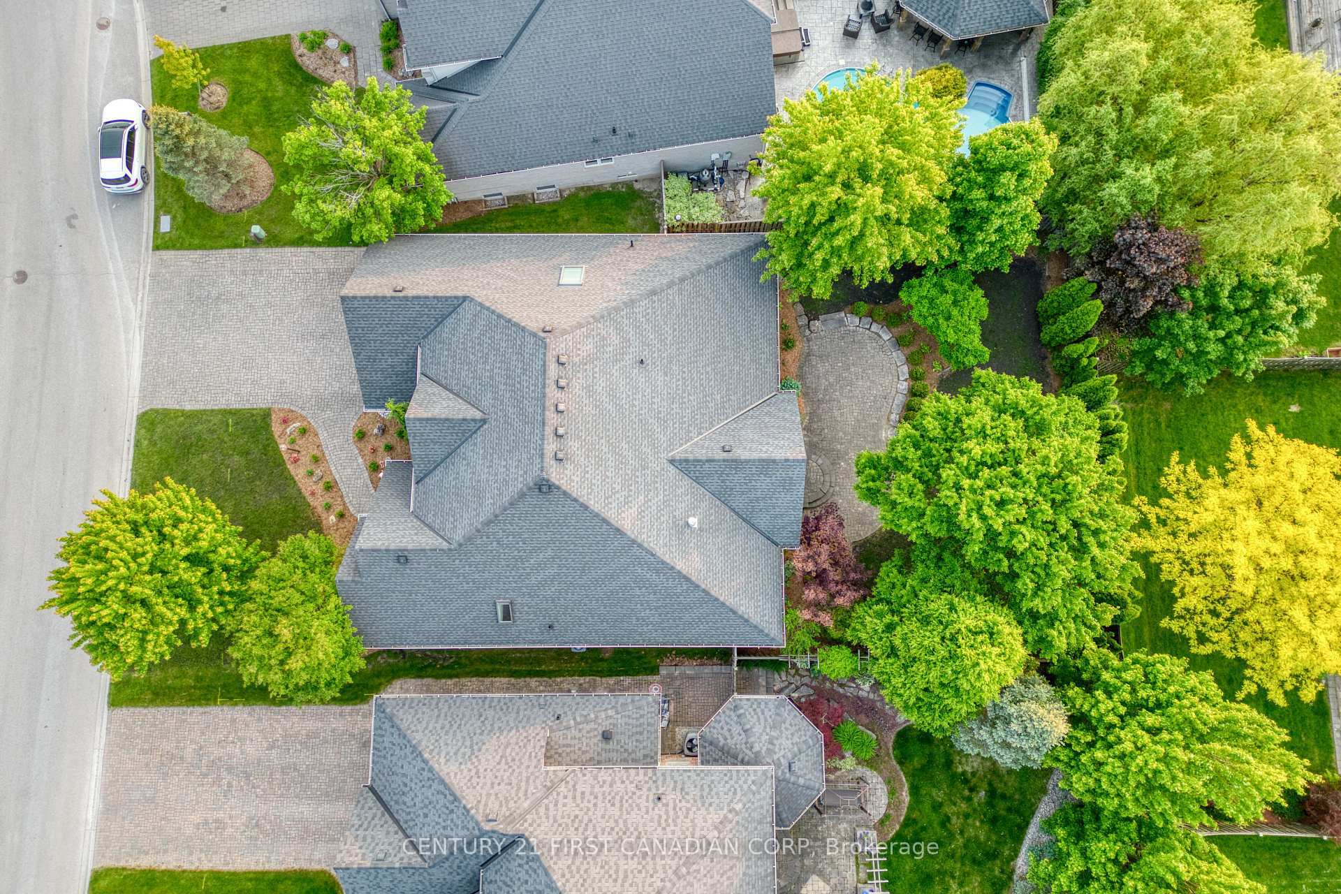 Property Photo: 540 McGarrell Place ON N6G 5J8