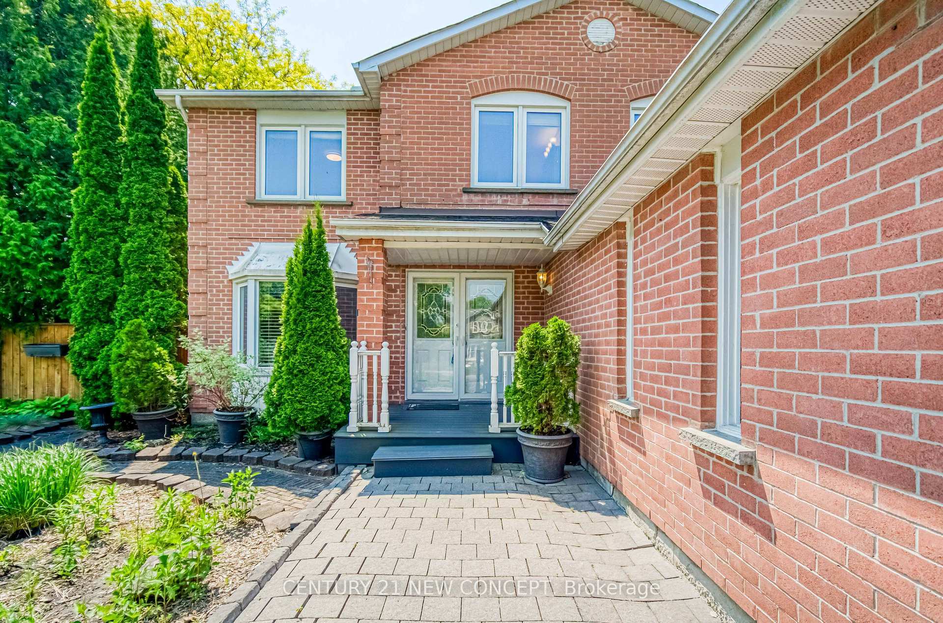 Photo de la propriété: 342 Bristol Road ON L3Y 7Z9