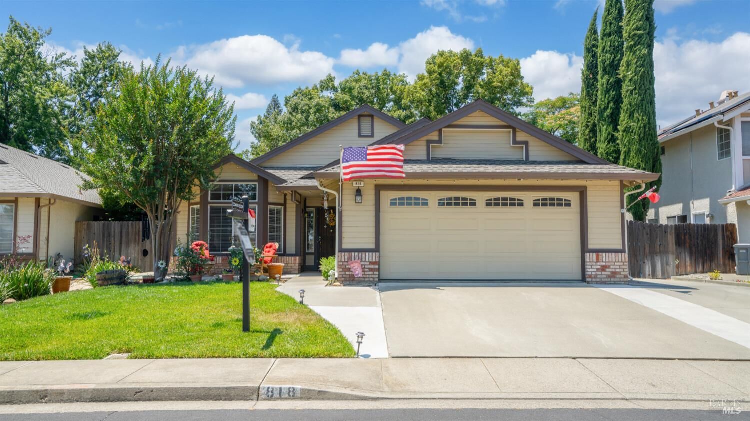 Property Photo: 818 Sonnet Drive CA 95687