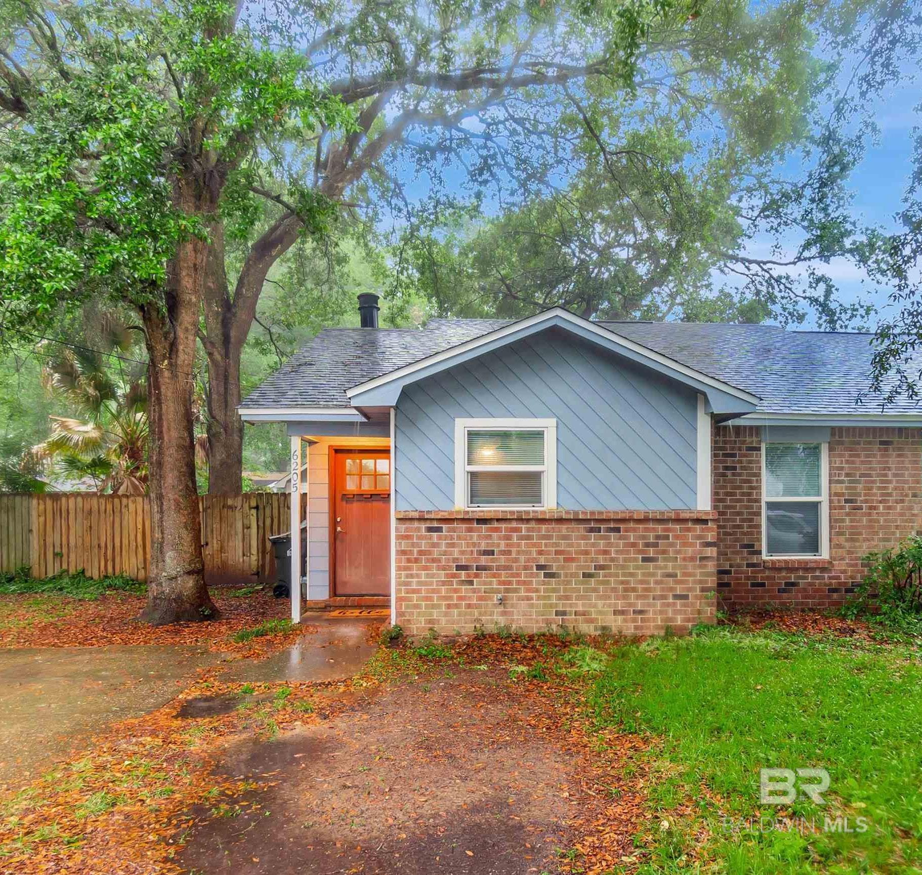 Property Photo: 6205 E. Forest Pines FL 32526