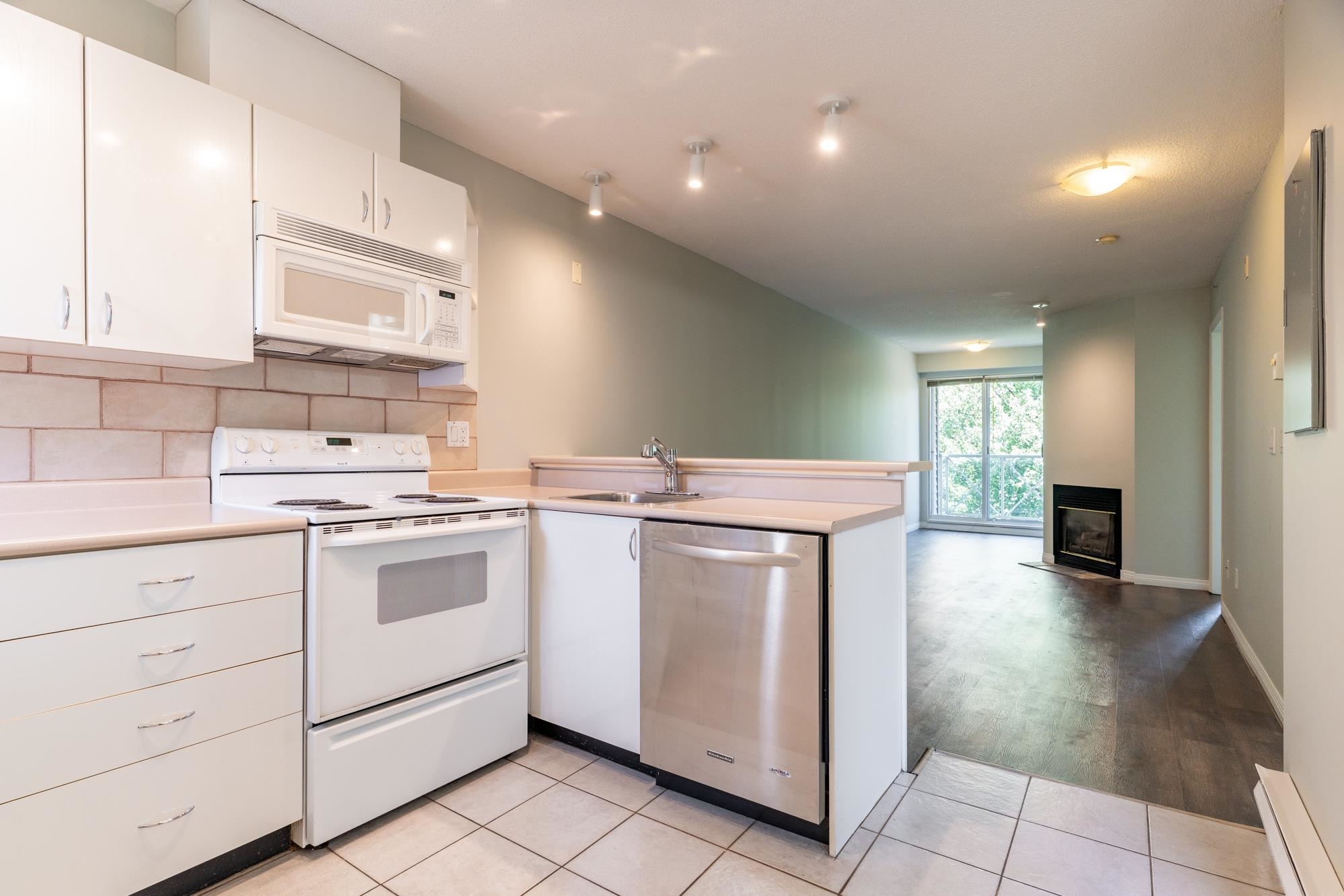 Photo de la propriété: 528 Rochester Avenue 404 BC V3K 2T9