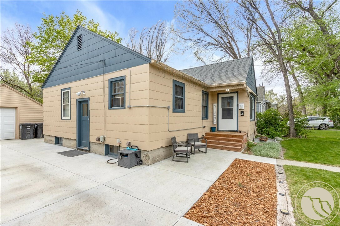 Property Photo: 424 Miles Avenue MT 59101