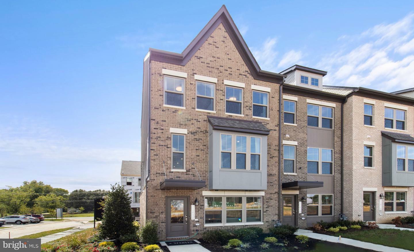 Property Photo: 10993 Pinnacle Green Road MD 20774