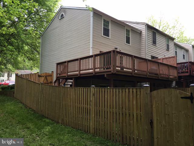 Property Photo: 5862 Wood Flower Ct VA 22015