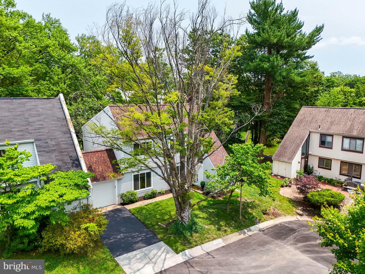 Property Photo: 1496 Roundleaf Court VA 20190