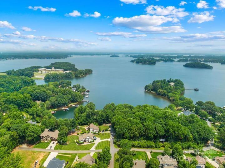 16429 Twin Cove Drive  Huntersville NC 28078 photo