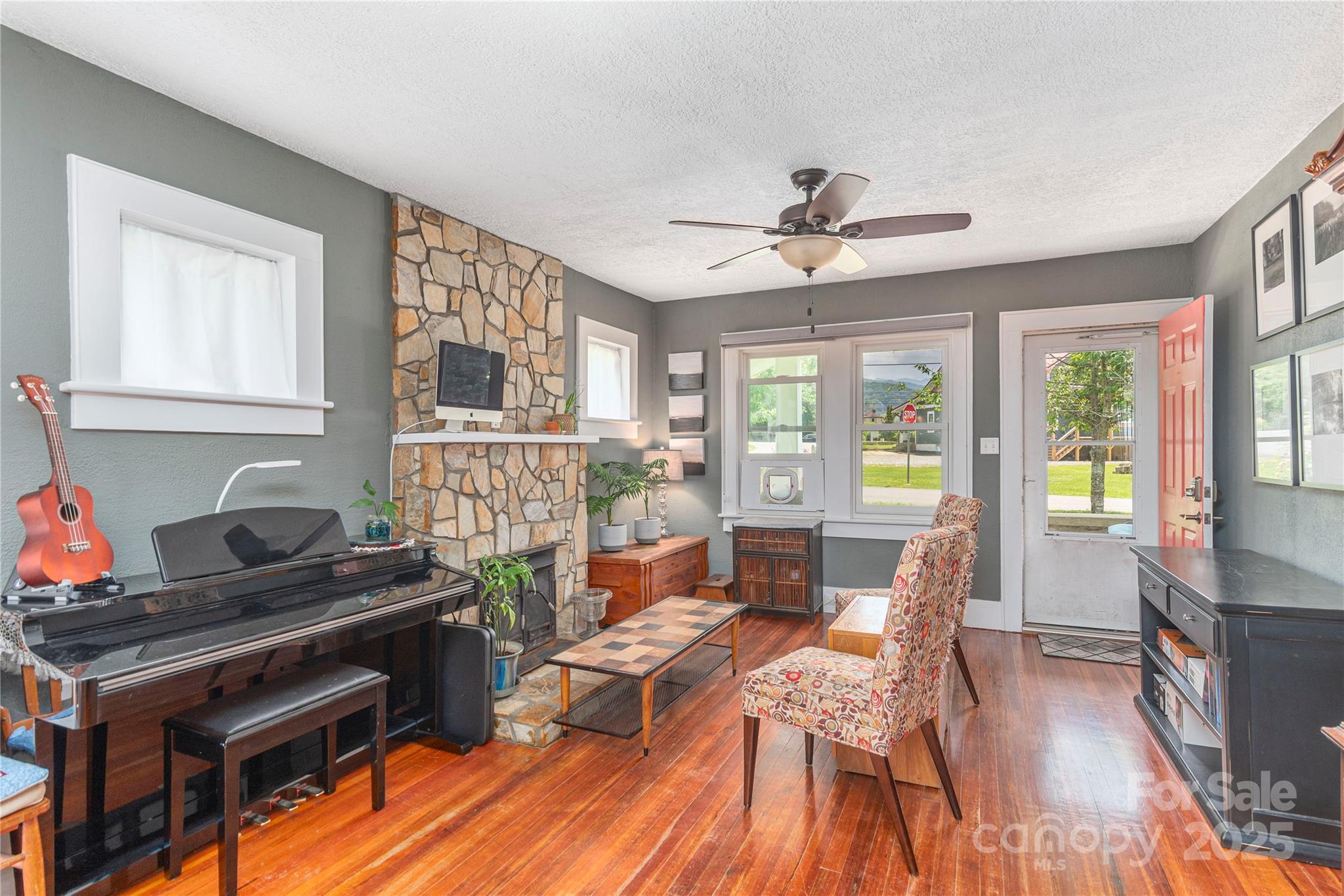 Property Photo: 10 Poplar Street NC 28786