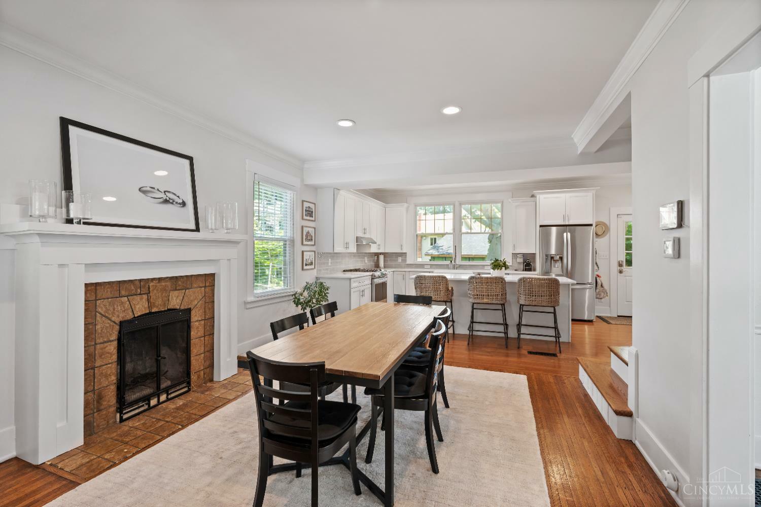 Property Photo: 3720 Aylesboro Avenue OH 45208