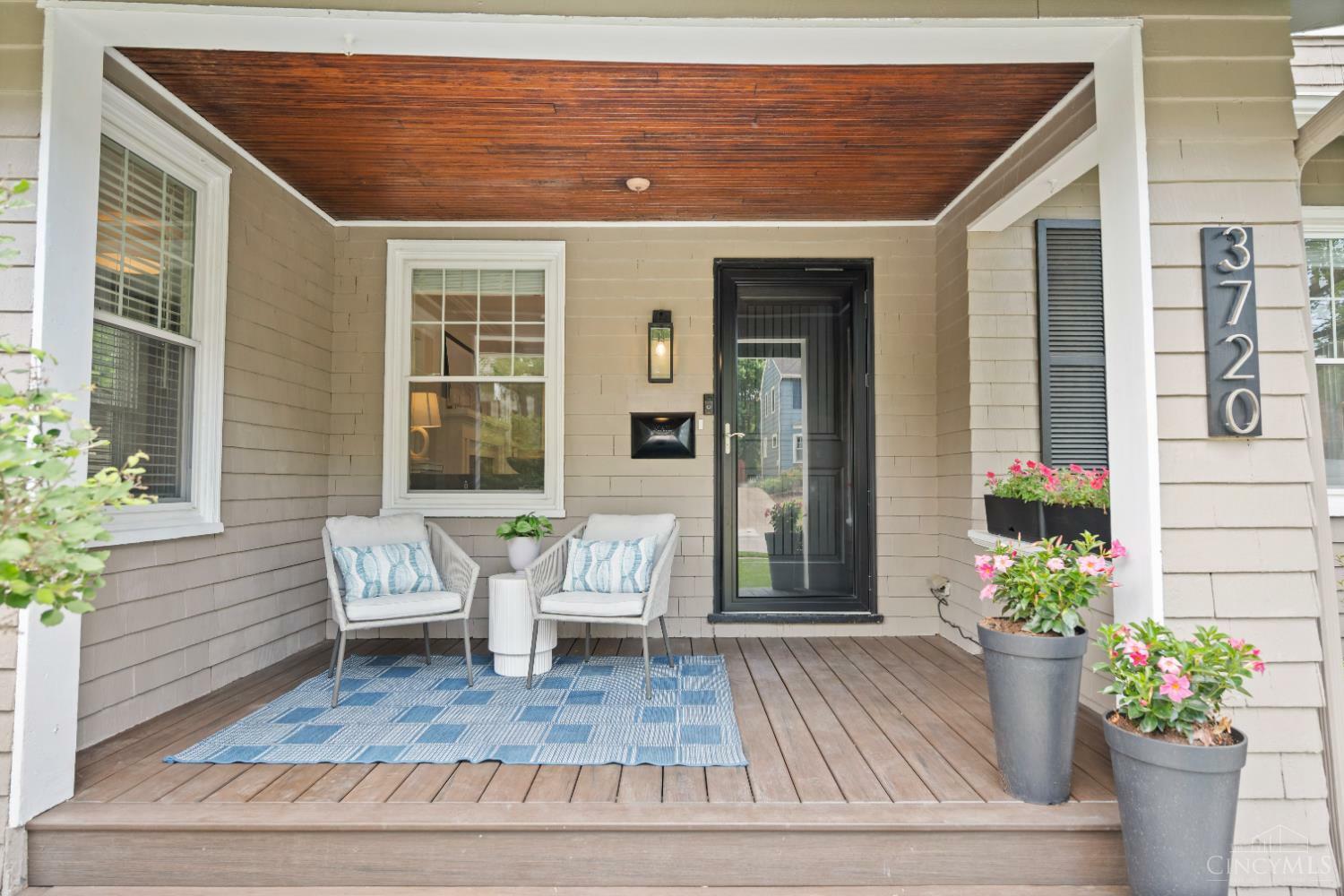 Property Photo: 3720 Aylesboro Avenue OH 45208