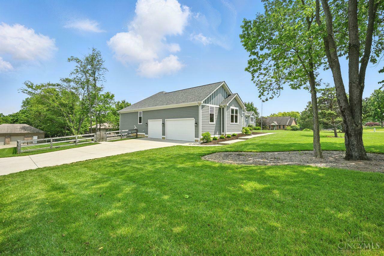Property Photo: 1584 Heritage Run Drive OH 45036
