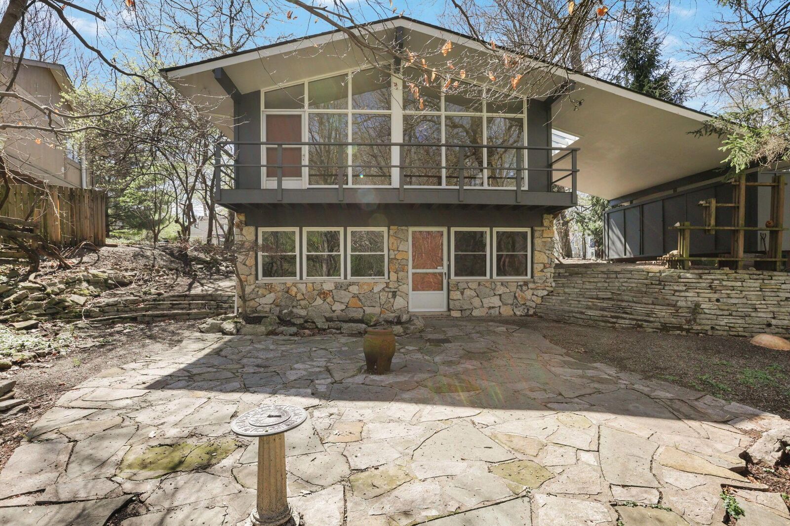 Property Photo: 220 Hardy Way OH 43085