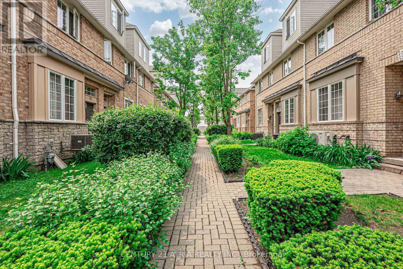 Property Photo: 23 Observatory Lane 91 ON L4C 0M7