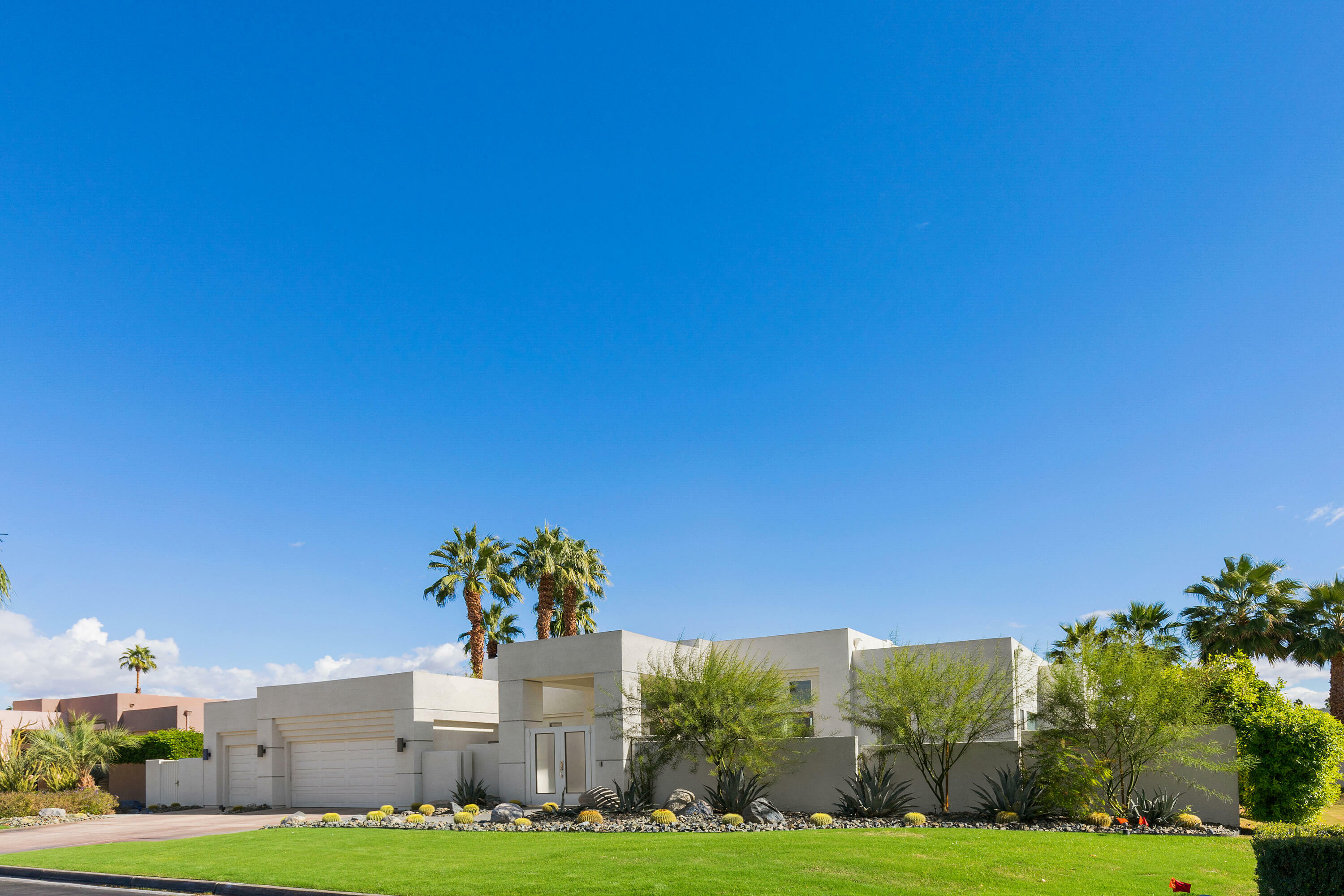 Property Photo: 11 Sterling Place CA 92270