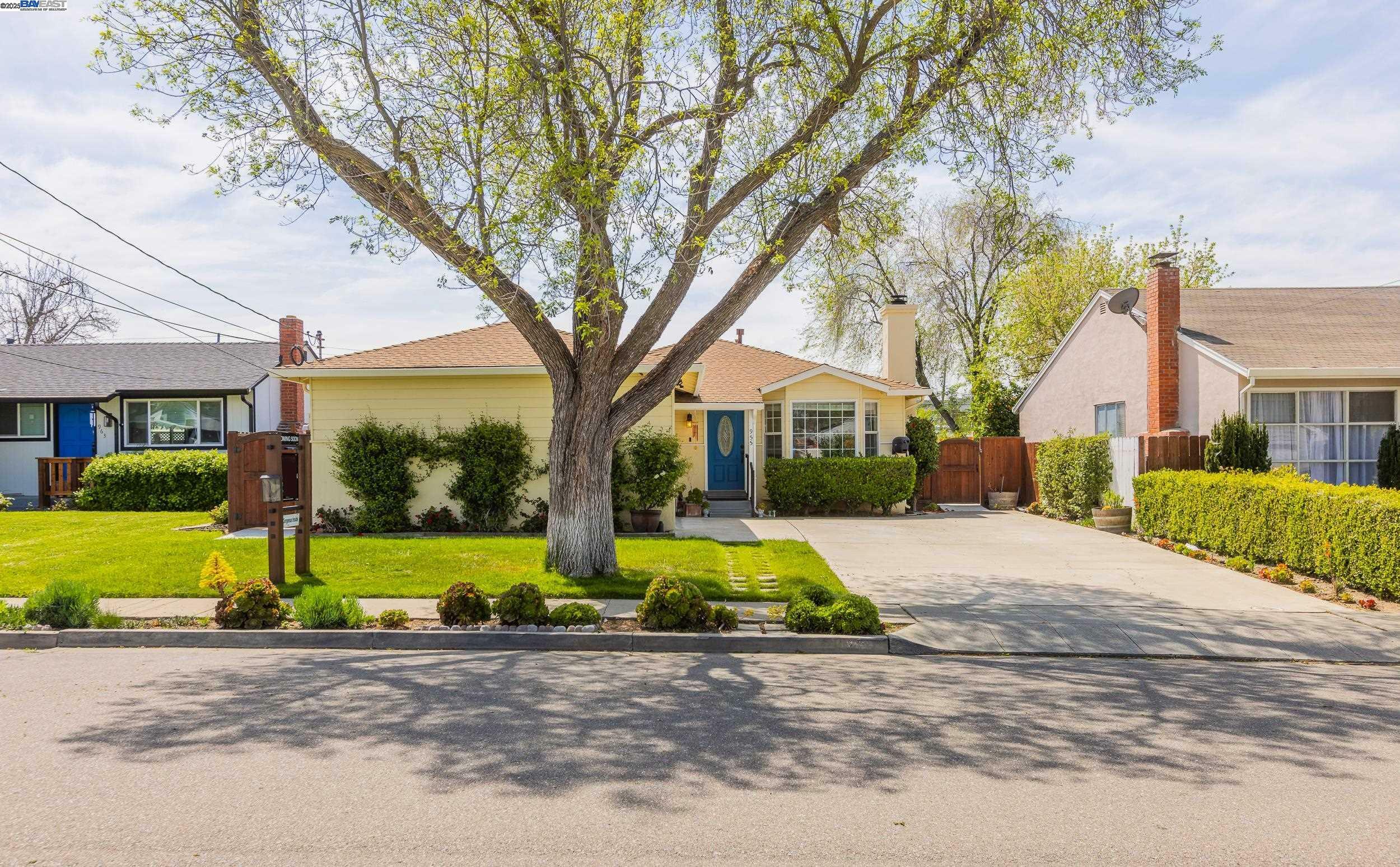 Property Photo: 955 Ventura Ave CA 94551
