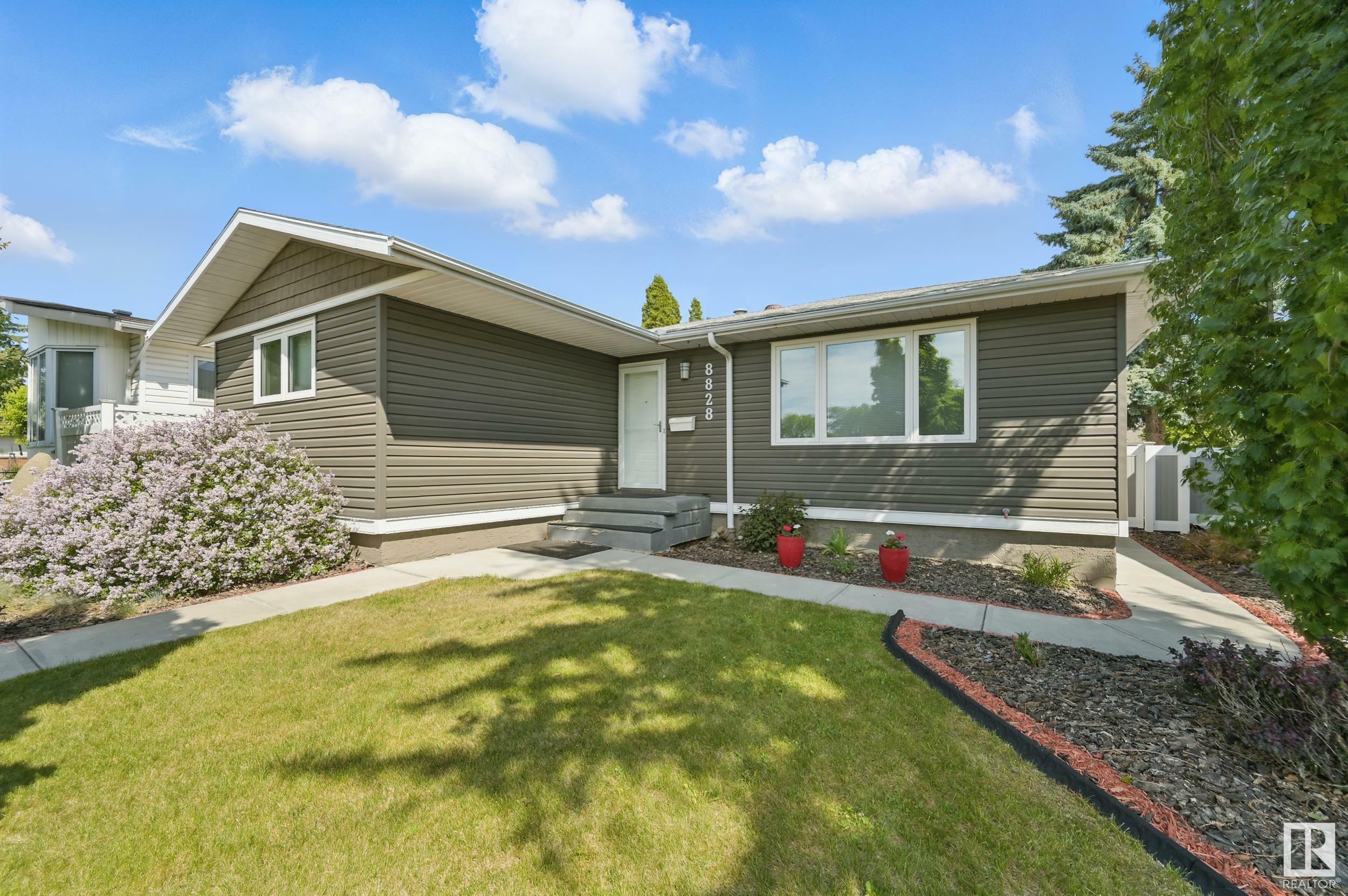8828 135 Avenue NW  Edmonton AB T5E 1N3 photo