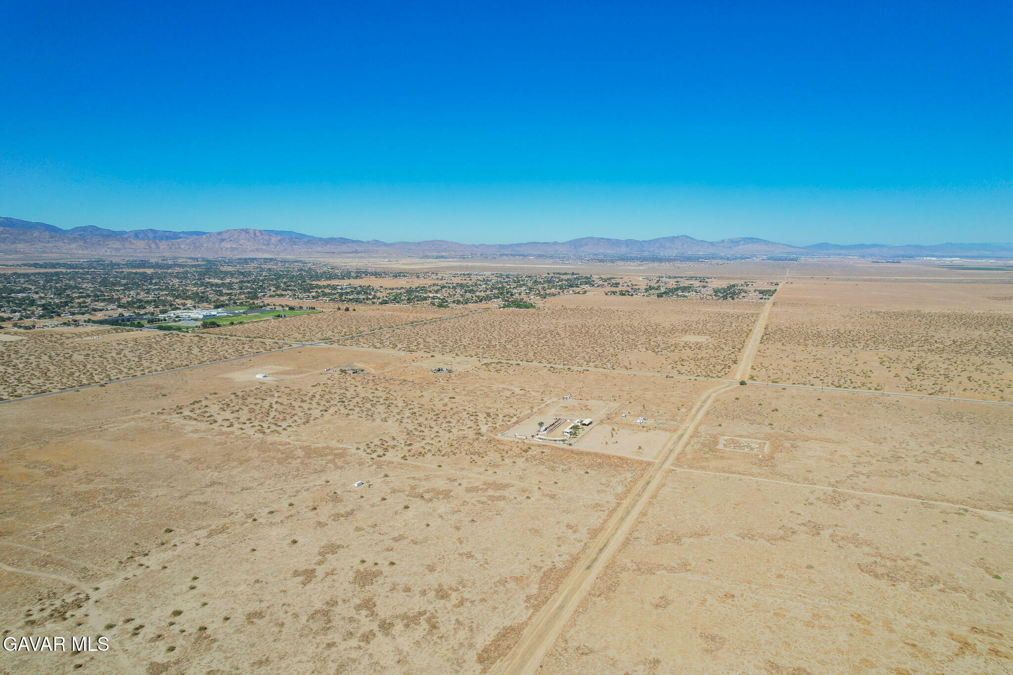 Property Photo:  Vac Cor Avenue Q / 113th St E  CA 93543 