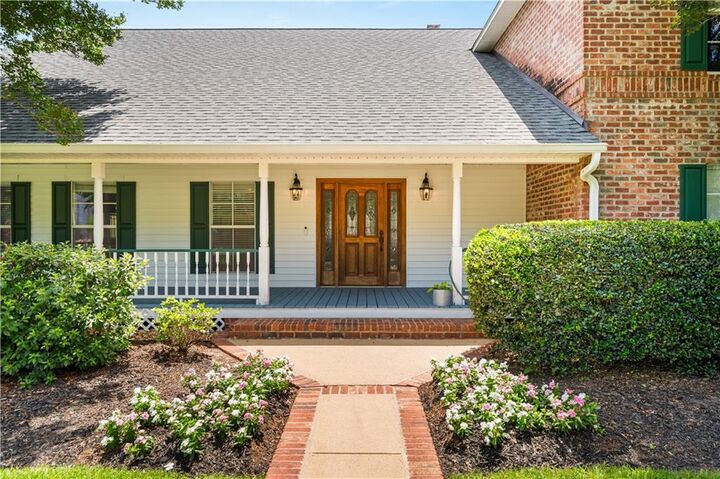 Property Photo: 901 Windermere Boulevard LA 71303