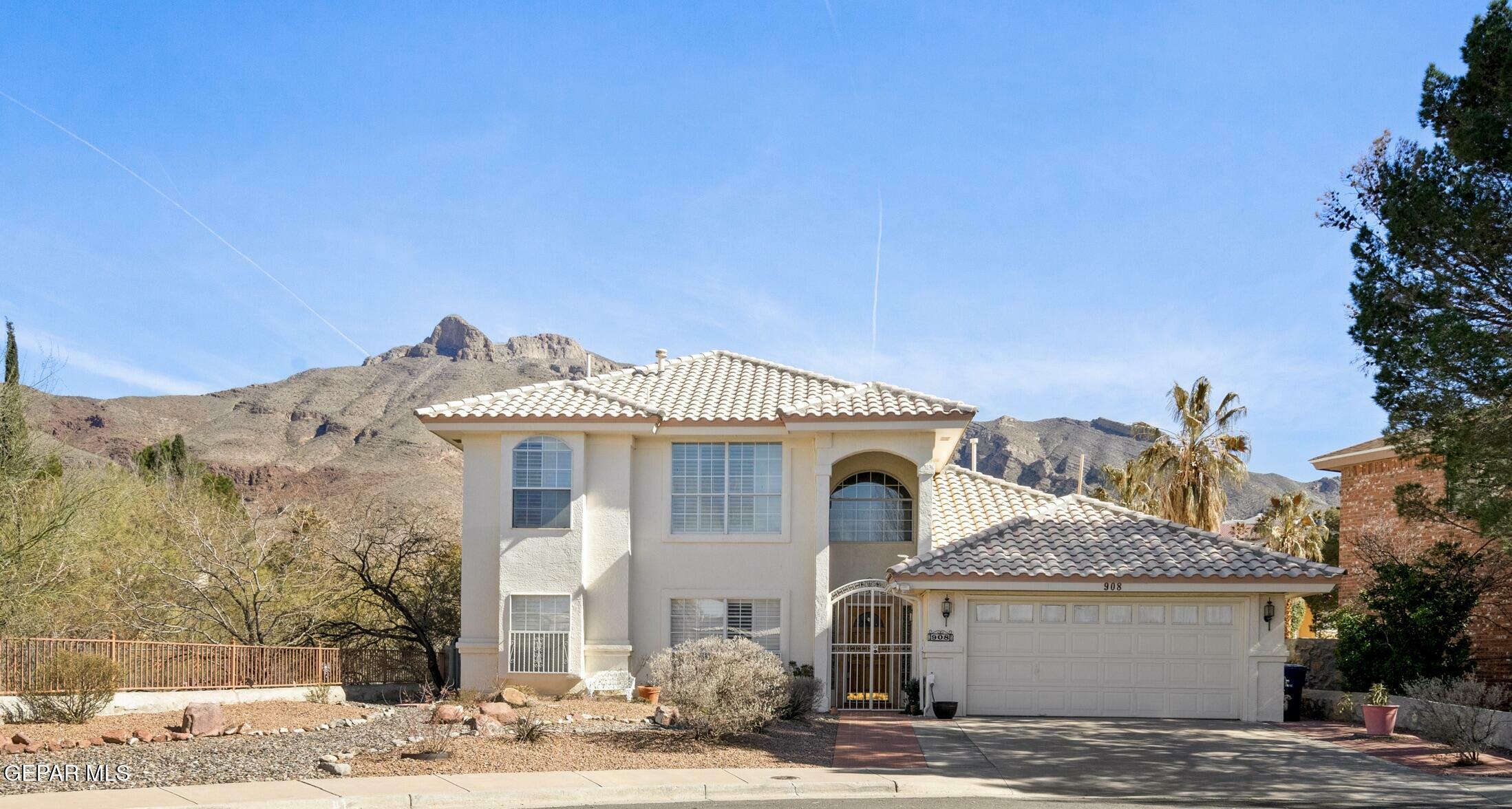 Property Photo:  908 Via De La Paz Drive  TX 79912 