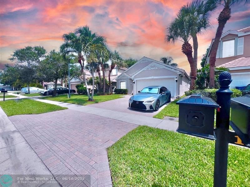 Property Photo:  137 Canterbury Pl  FL 33414